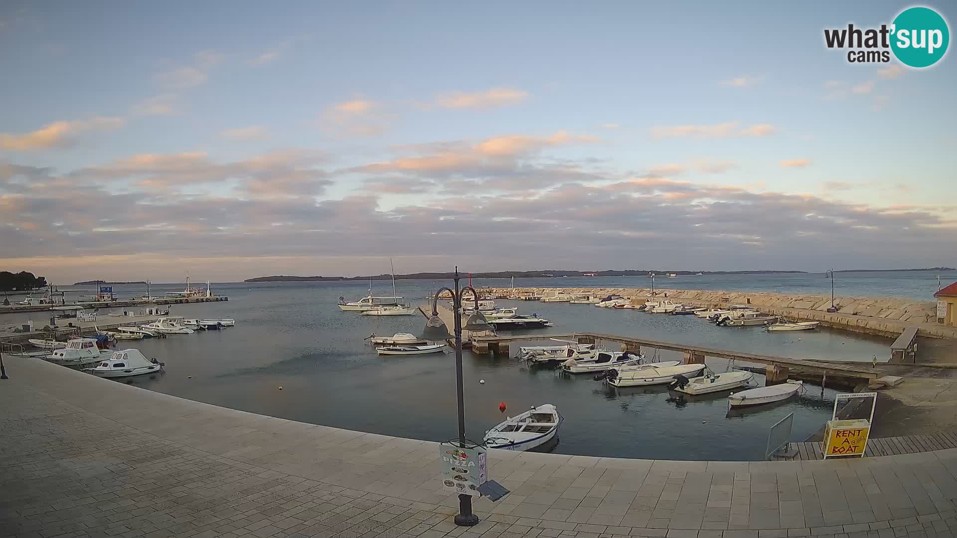 Webcam Fažana riva and city marina – Istria