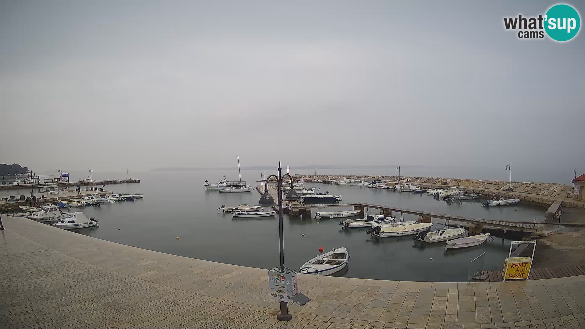 Fažana Camera en vivo riva y marina de la ciudad – Istria