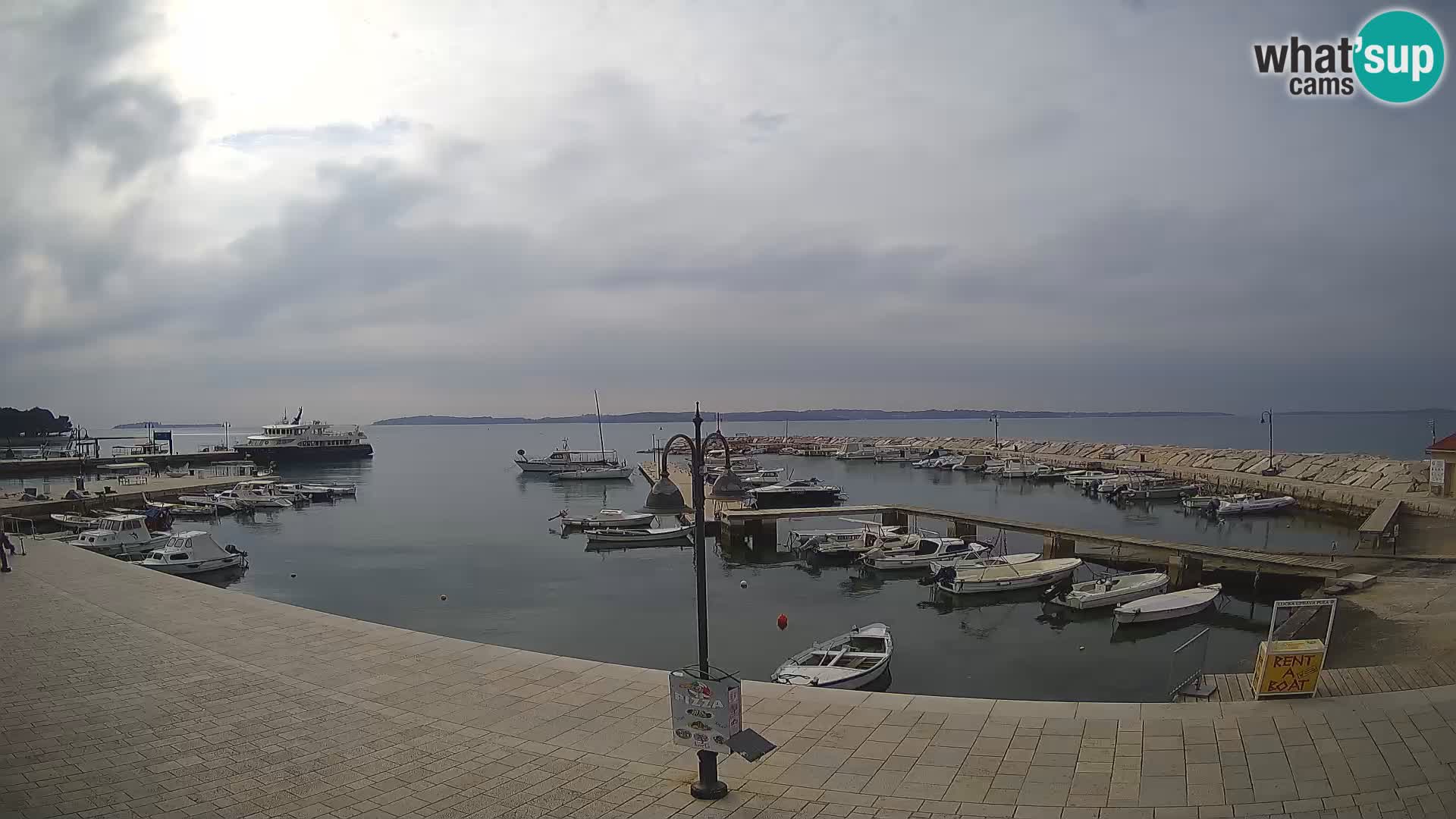 Fažana Camera en vivo riva y marina de la ciudad – Istria