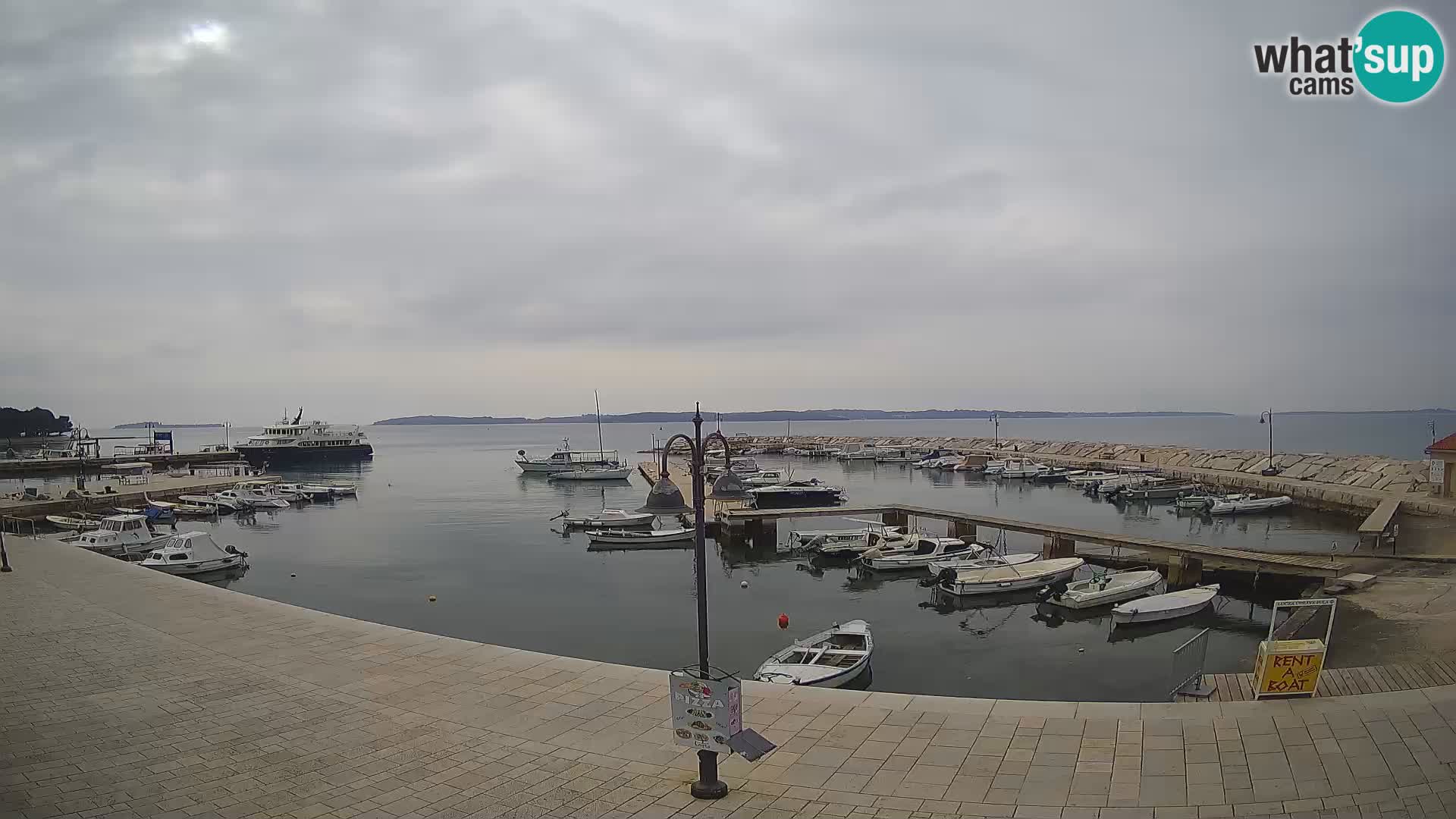 Fažana Camera en vivo riva y marina de la ciudad – Istria