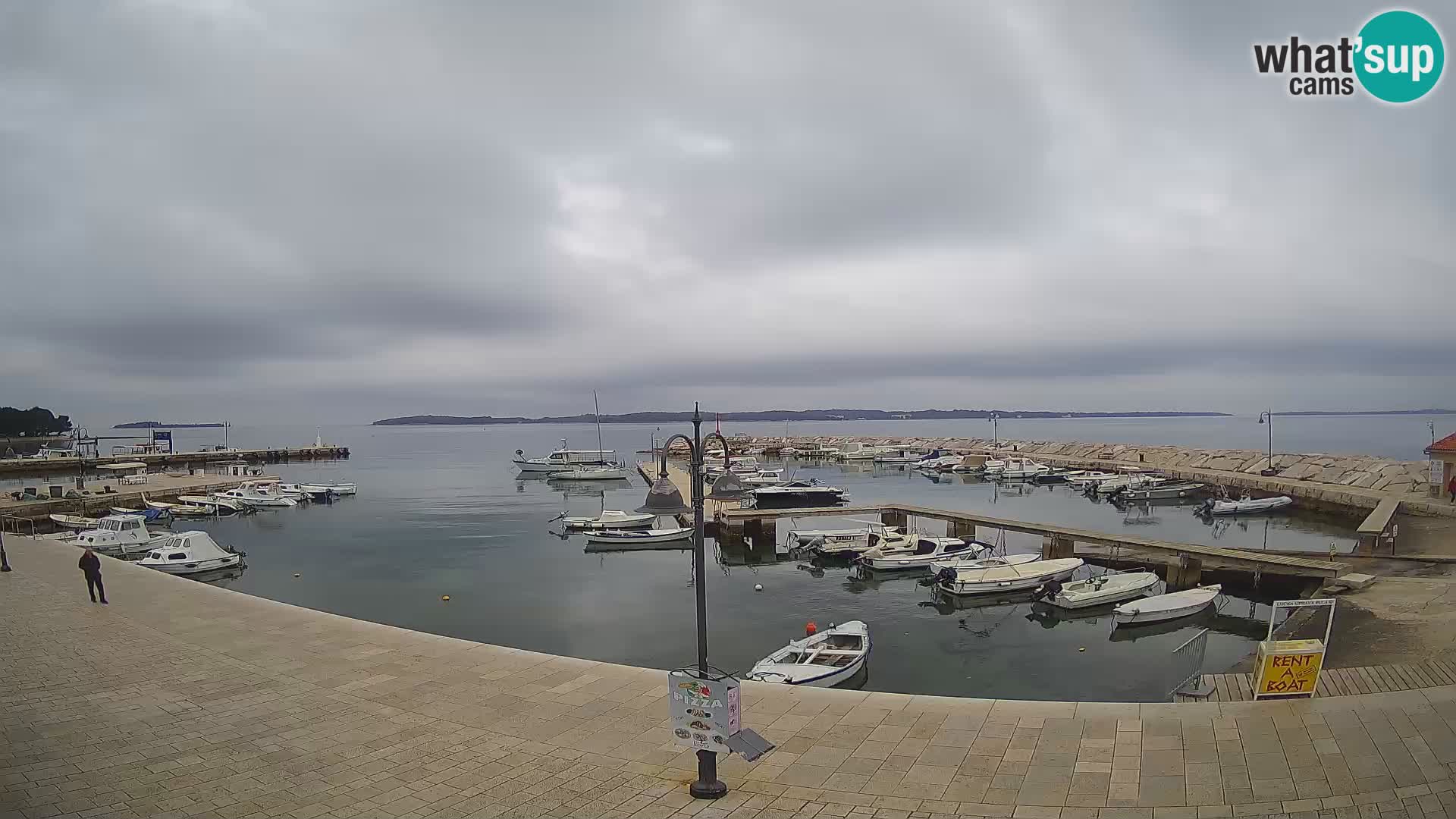 Fažana Camera en vivo riva y marina de la ciudad – Istria