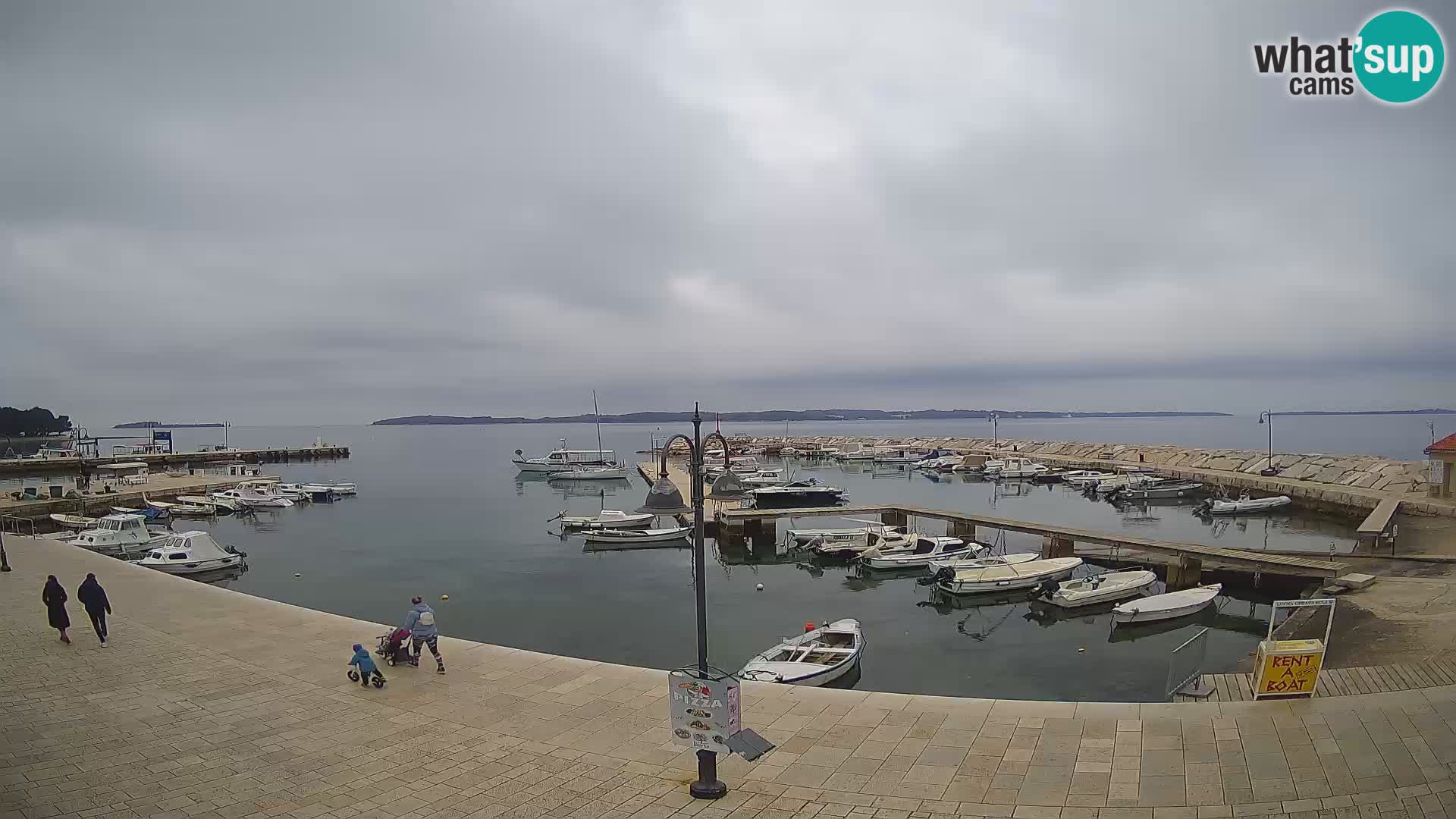 Fažana Camera en vivo riva y marina de la ciudad – Istria