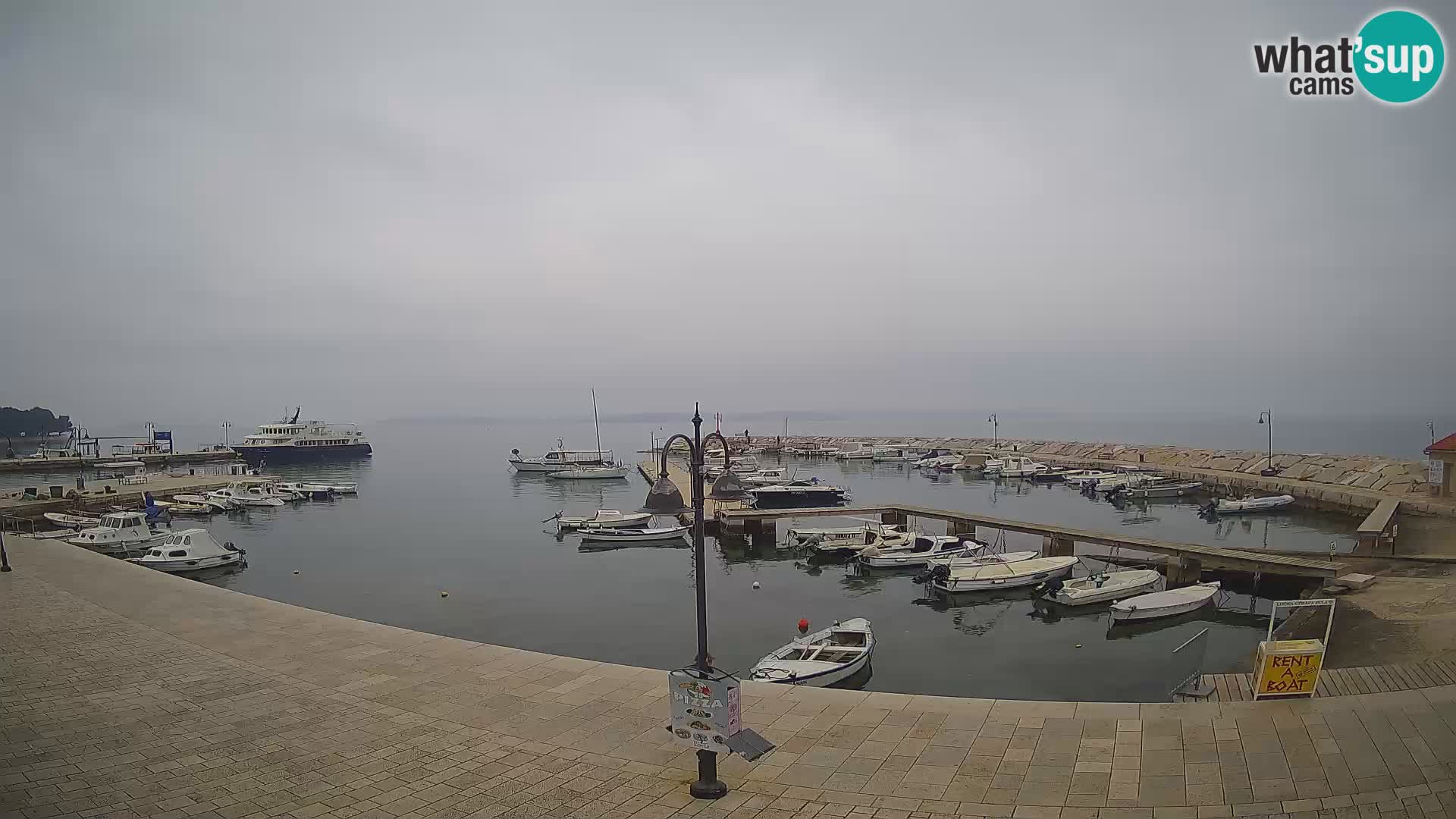 Fažana Camera en vivo riva y marina de la ciudad – Istria