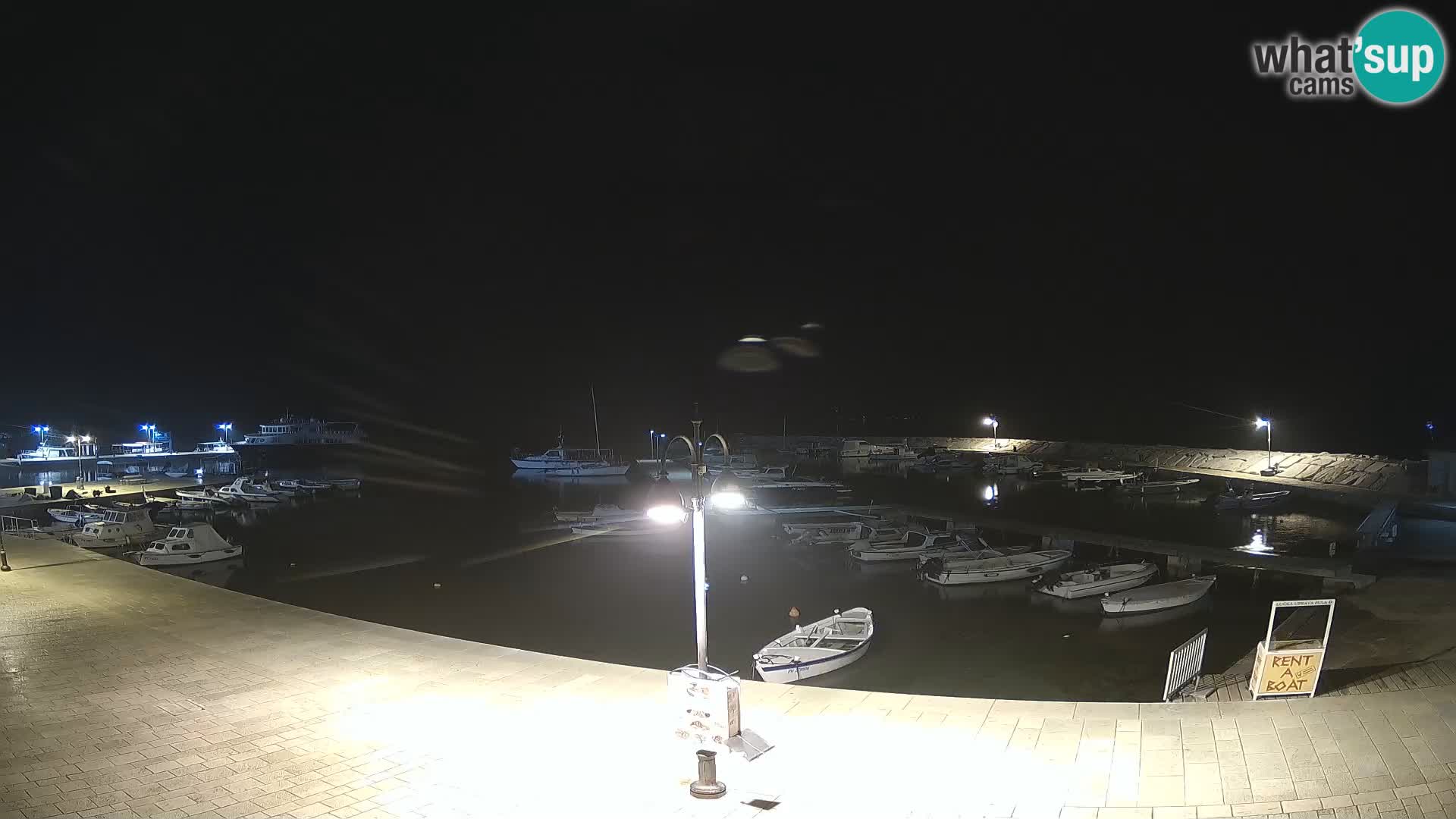 Fažana Camera en vivo riva y marina de la ciudad – Istria