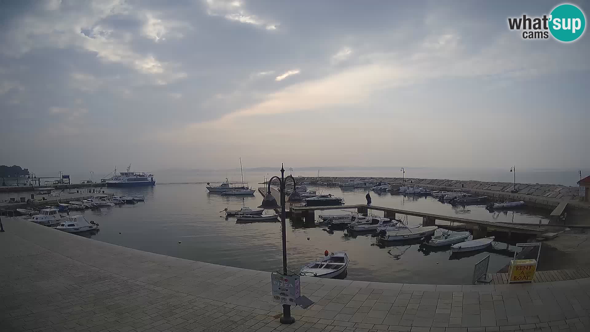 Fažana Camera en vivo riva y marina de la ciudad – Istria