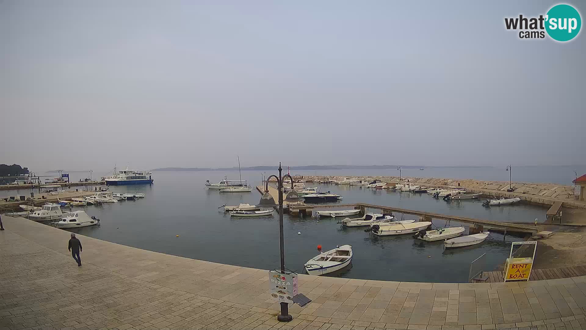 Fažana Camera en vivo riva y marina de la ciudad – Istria