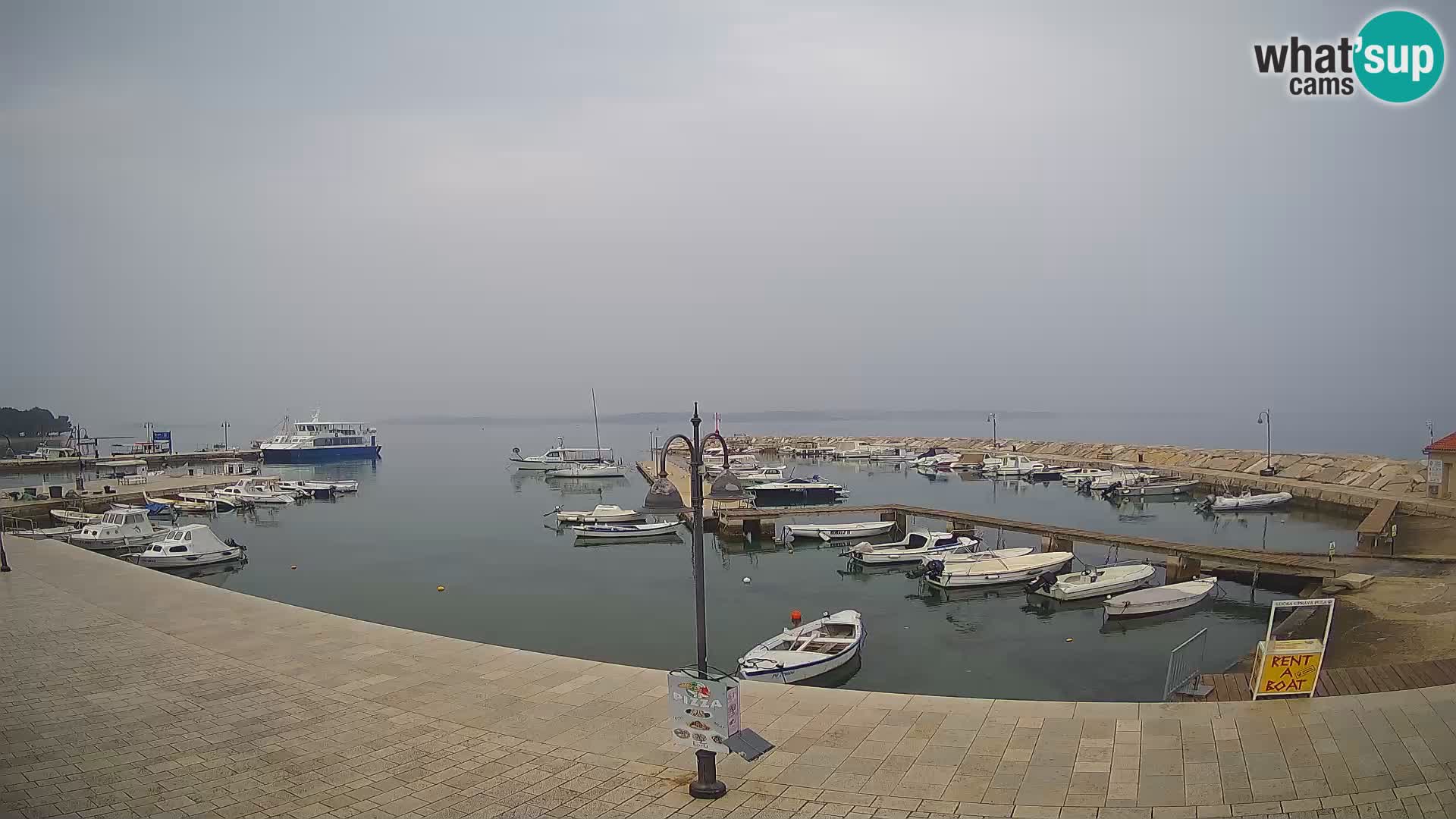 Webcam Fažana riva and city marina – Istria