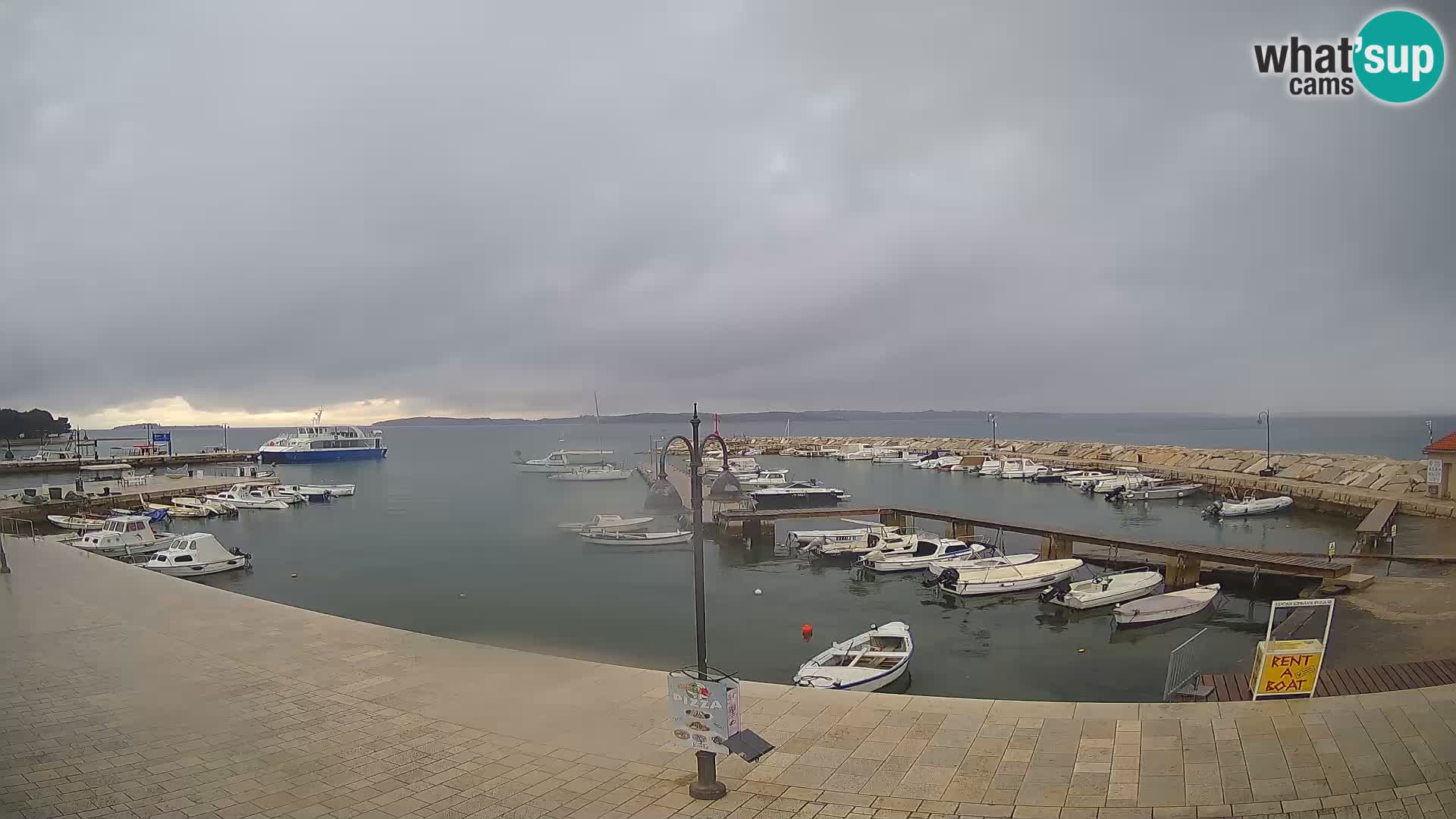 Fažana Camera en vivo riva y marina de la ciudad – Istria