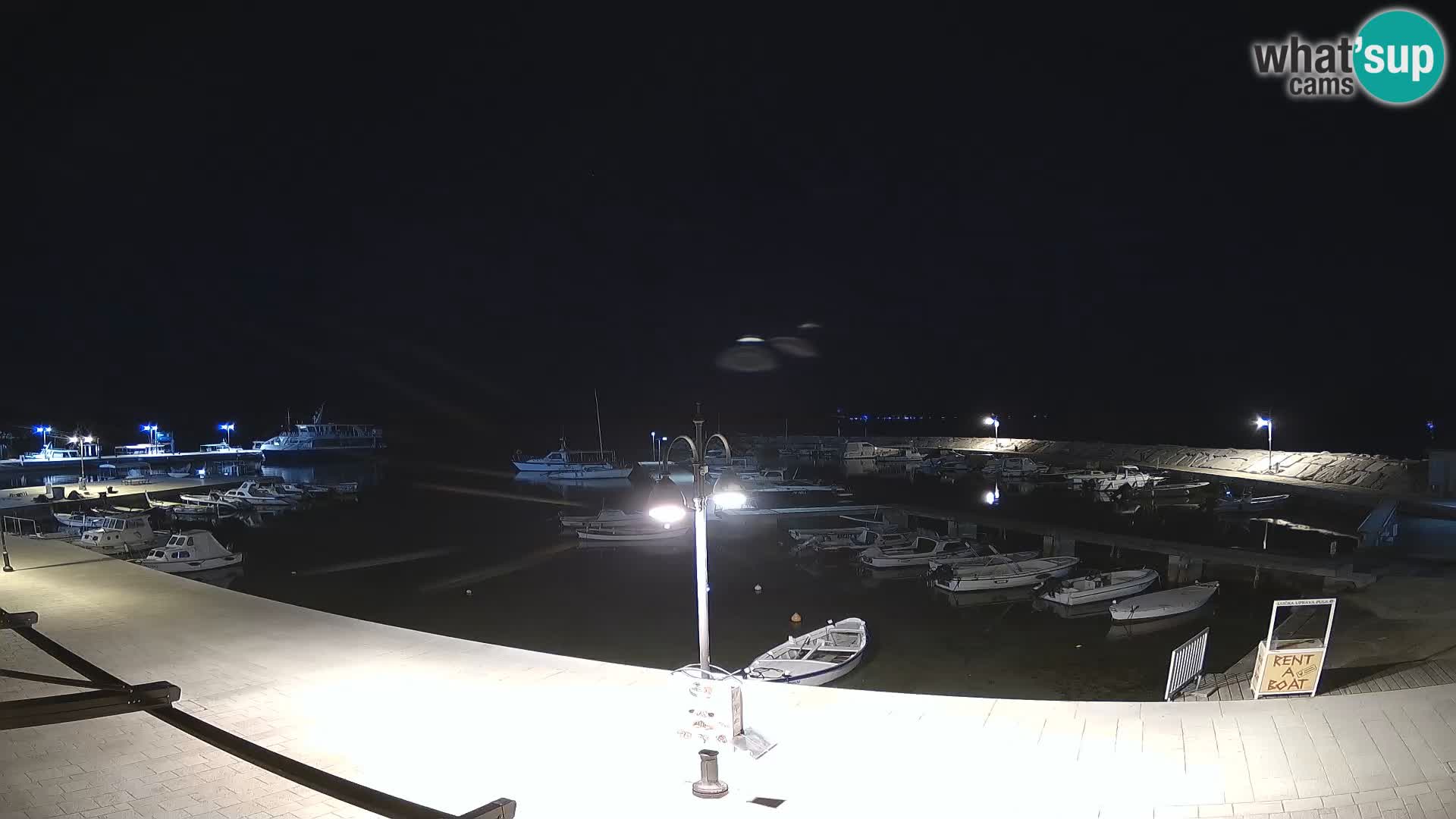 Fažana Camera en vivo riva y marina de la ciudad – Istria