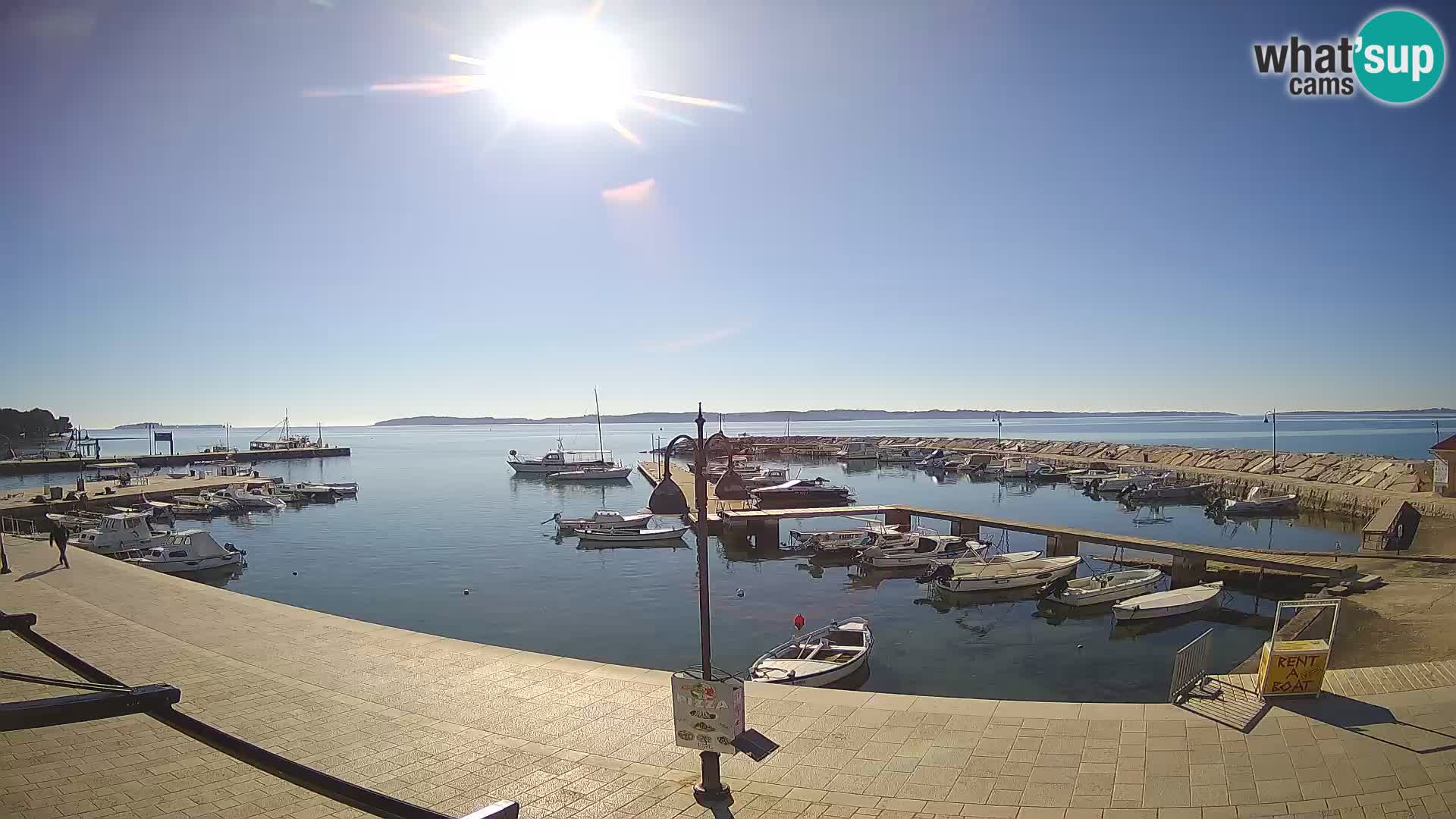 Fažana Camera en vivo riva y marina de la ciudad – Istria