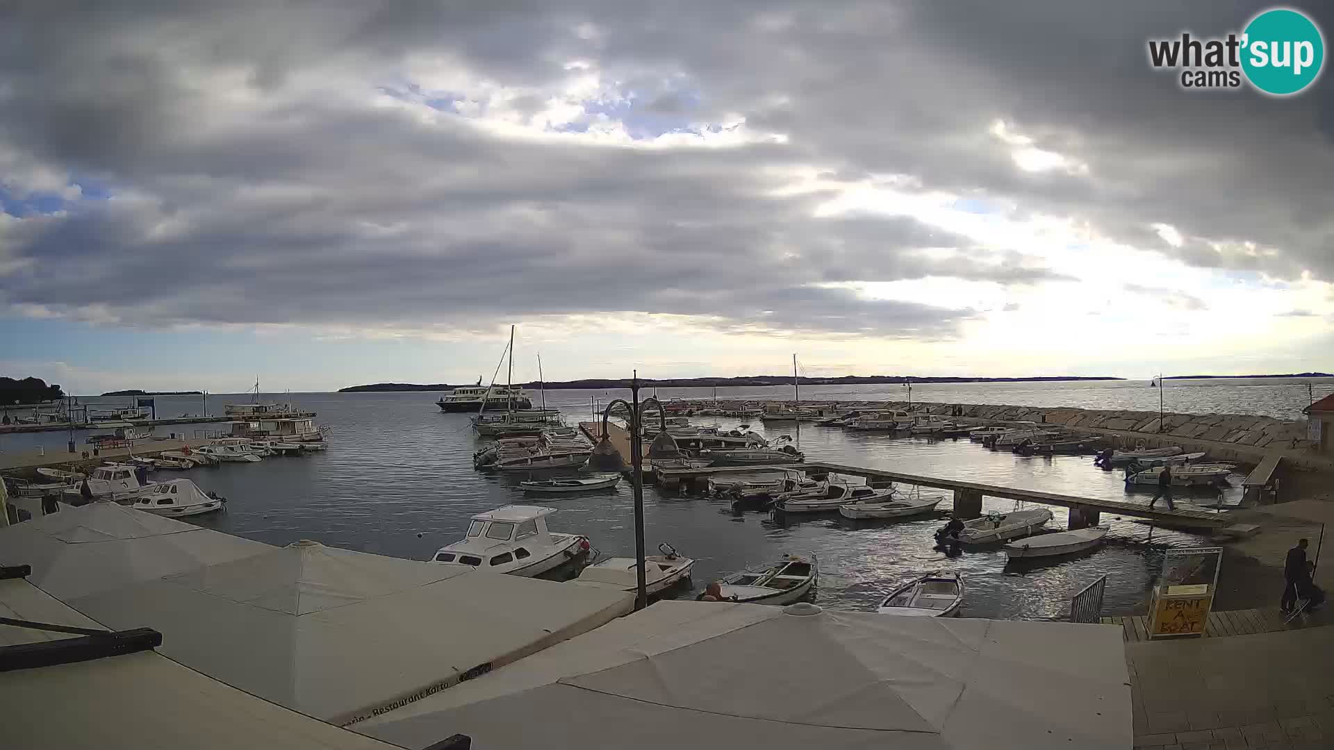 Webcam Fažana riva and city marina – Istria