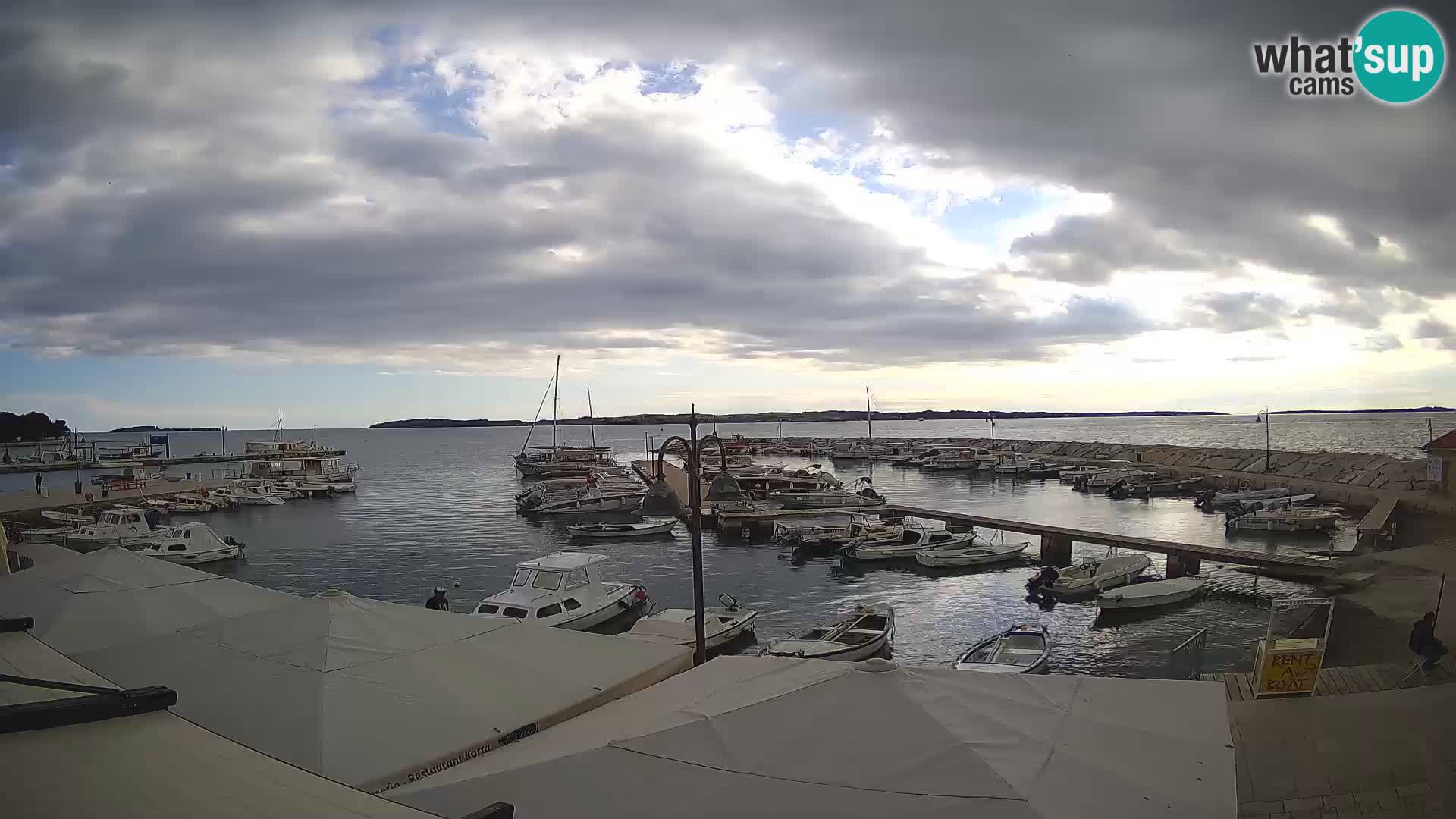 Webcam Fažana riva and city marina – Istria