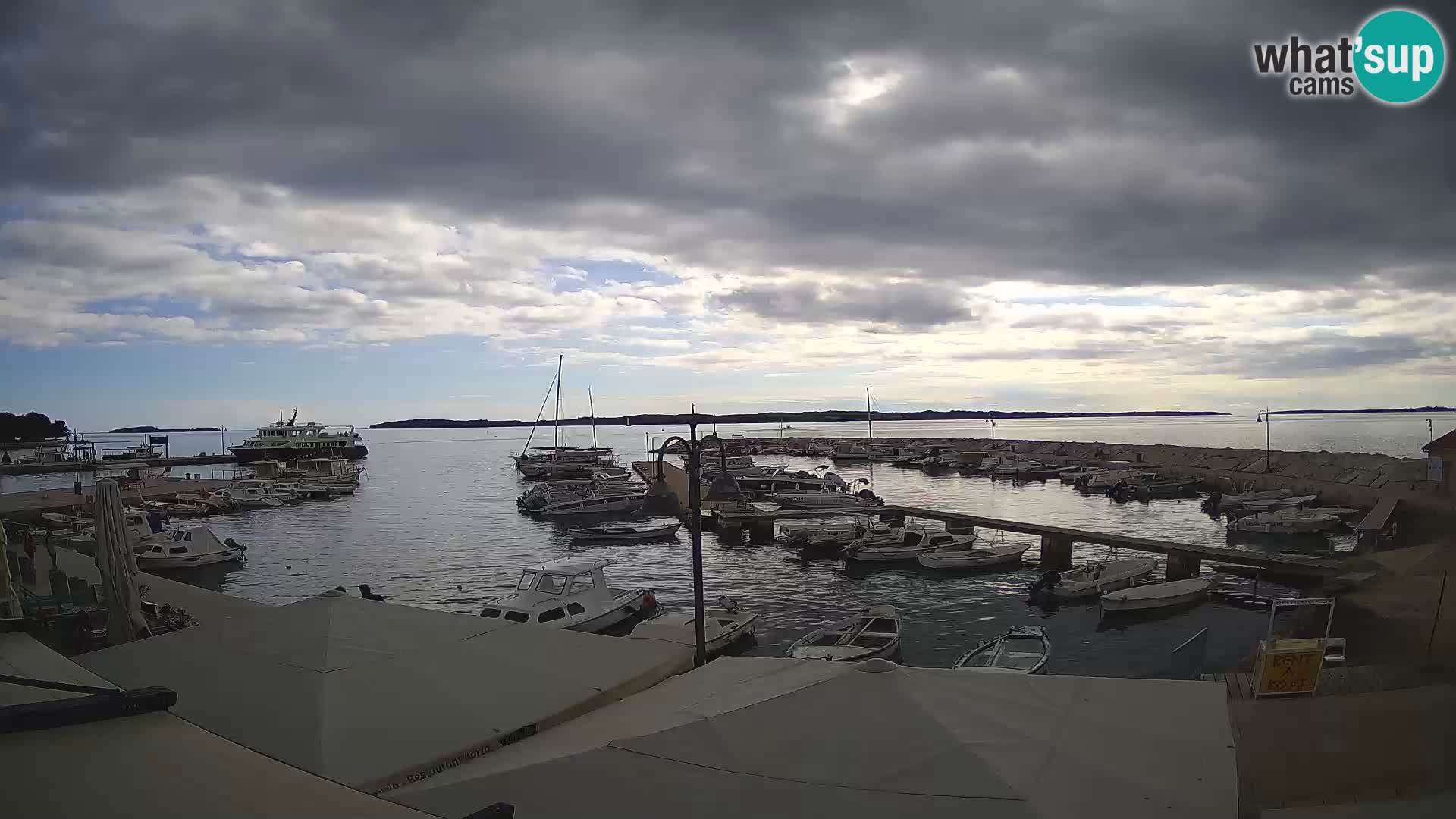 Webcam Fažana riva and city marina – Istria