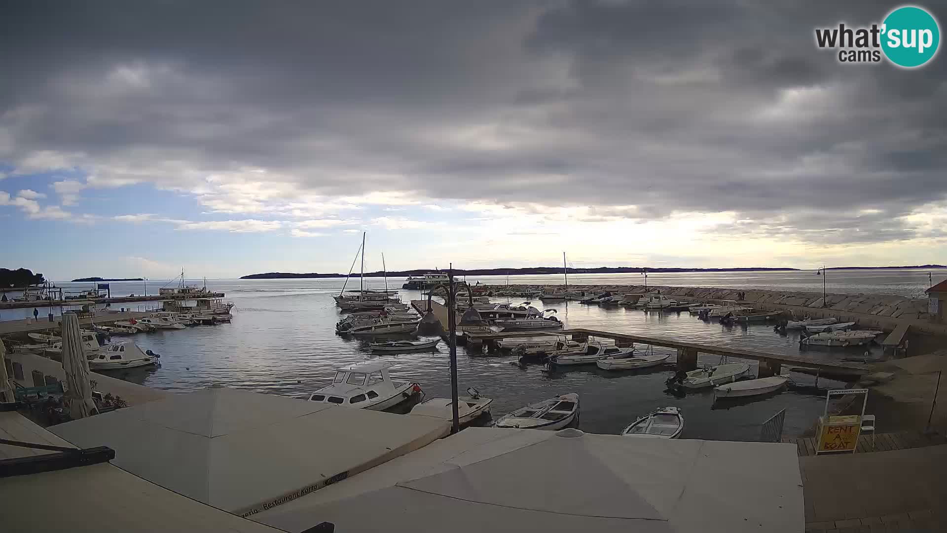 Spletna kamera Fažana riva in mestna marina – Istra