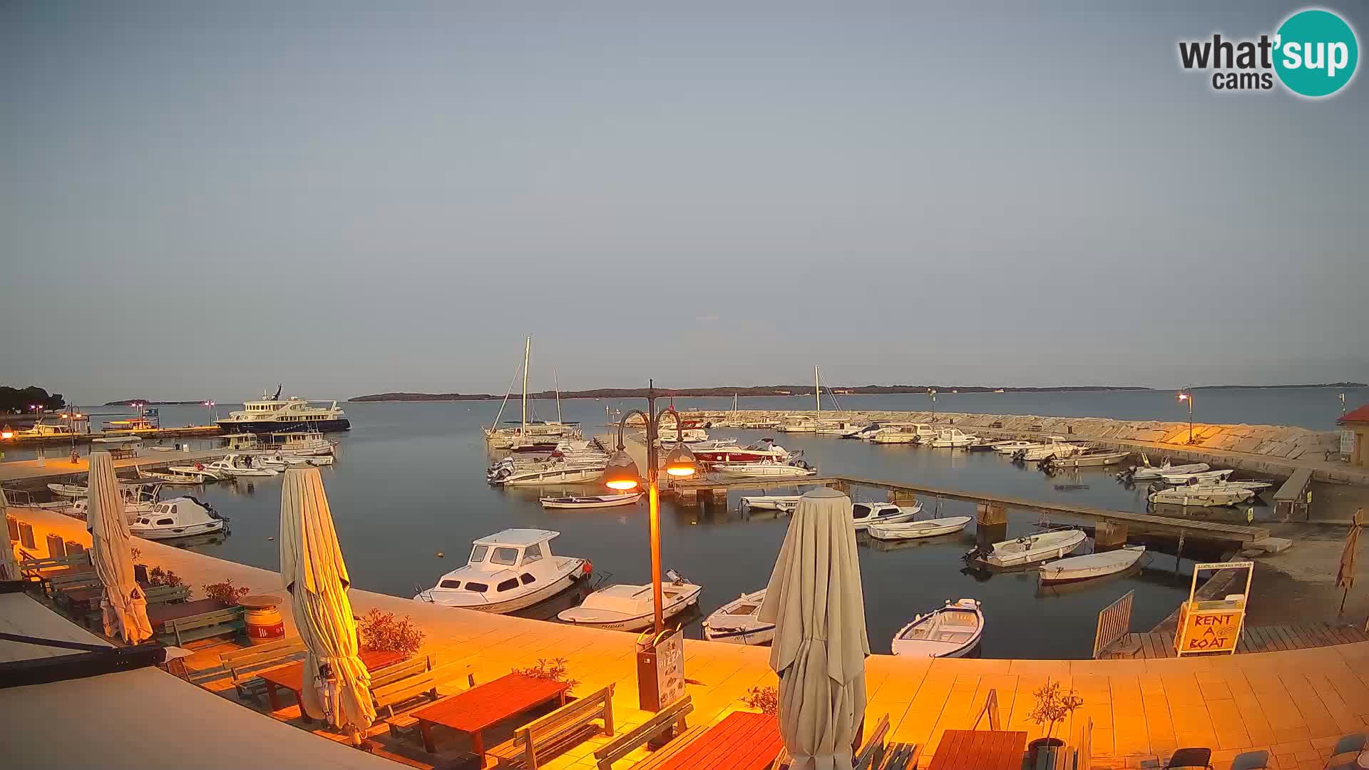 Webcam Fažana riva and city marina – Istria