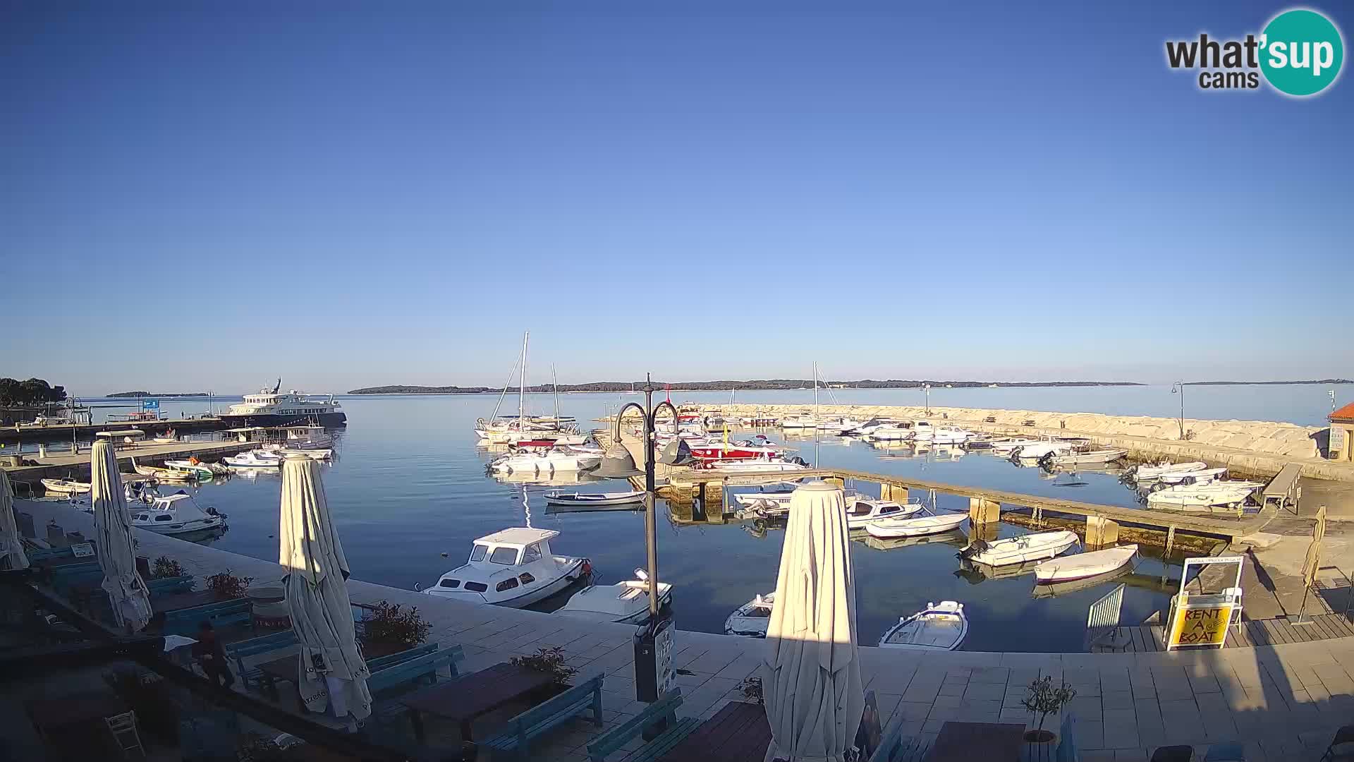 Spletna kamera Fažana riva in mestna marina – Istra