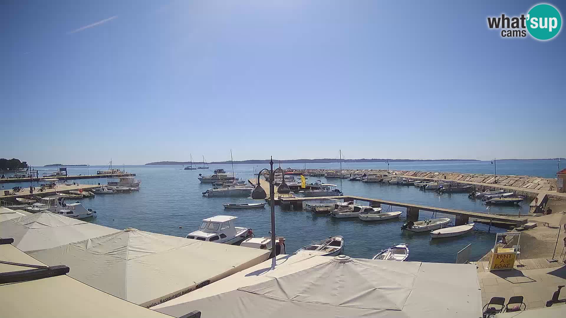 Fažana Camera en vivo riva y marina de la ciudad – Istria