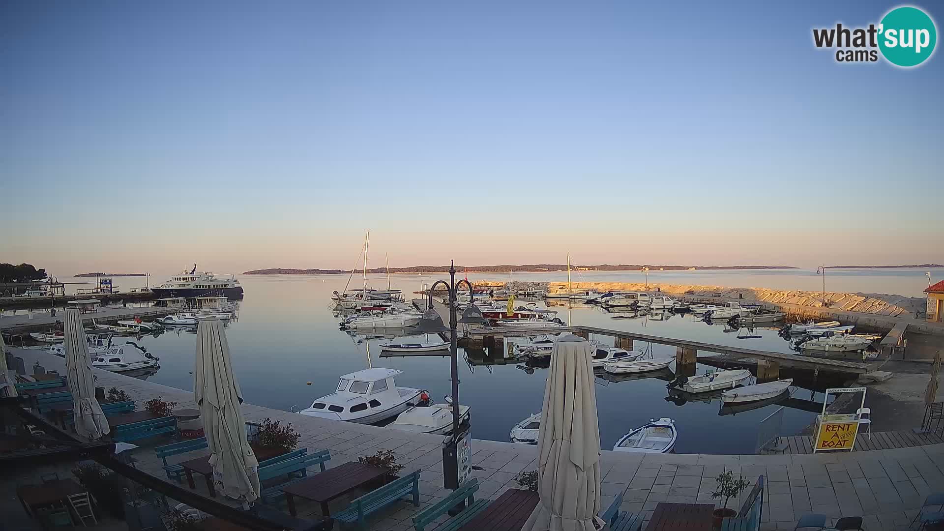 Webcam Fažana riva and city marina – Istria