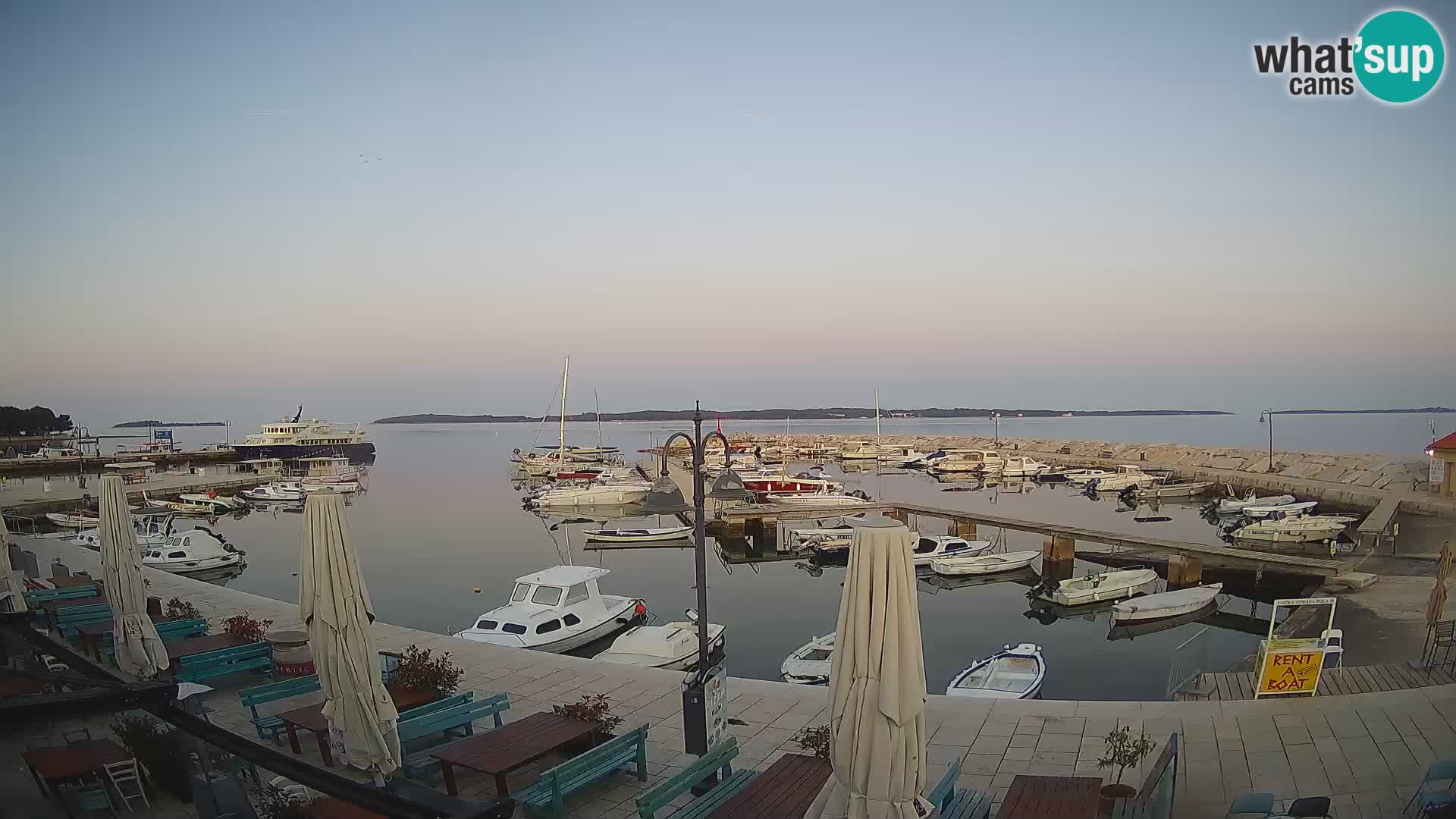 Spletna kamera Fažana riva in mestna marina – Istra