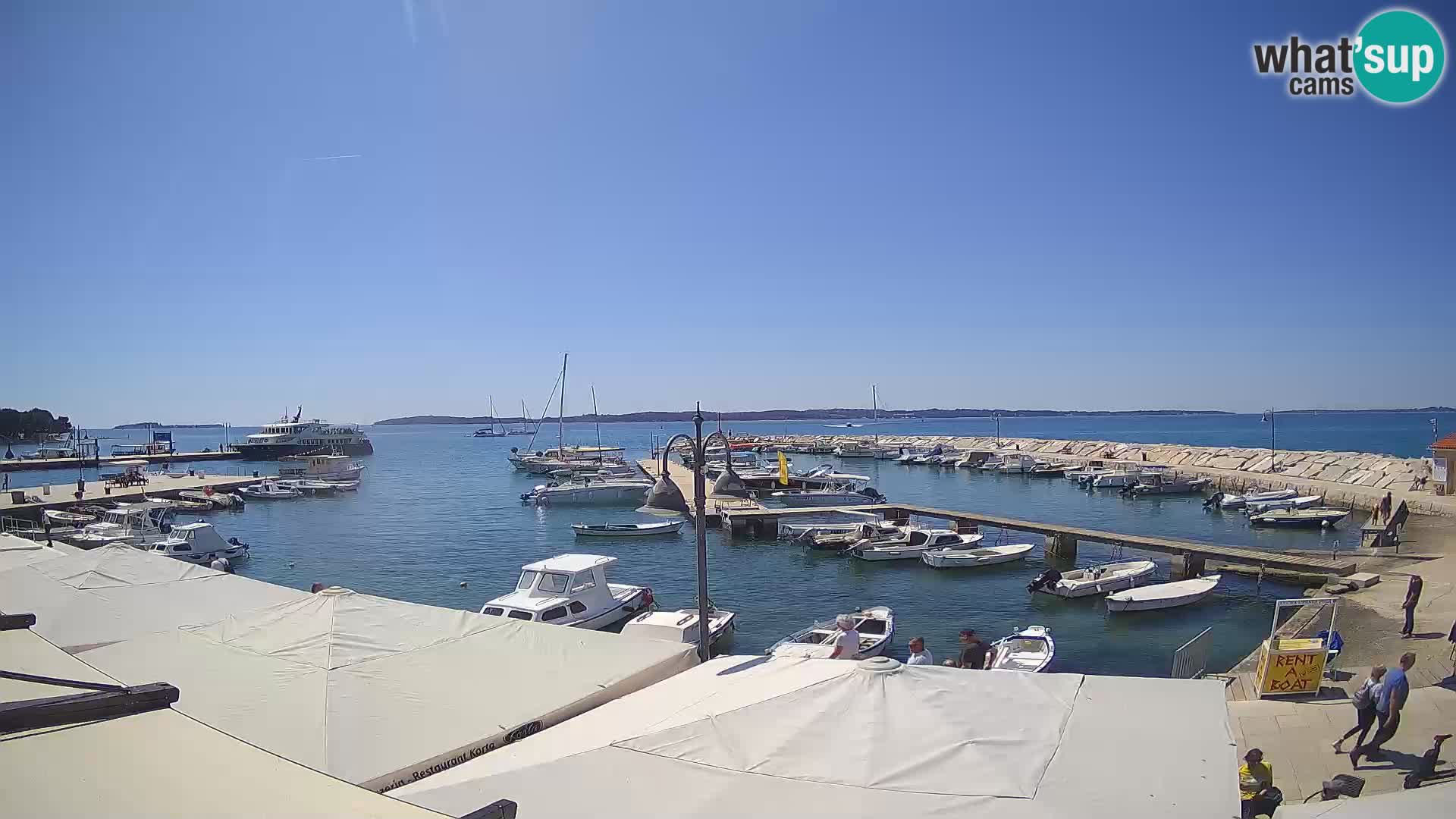 Fažana Camera en vivo riva y marina de la ciudad – Istria