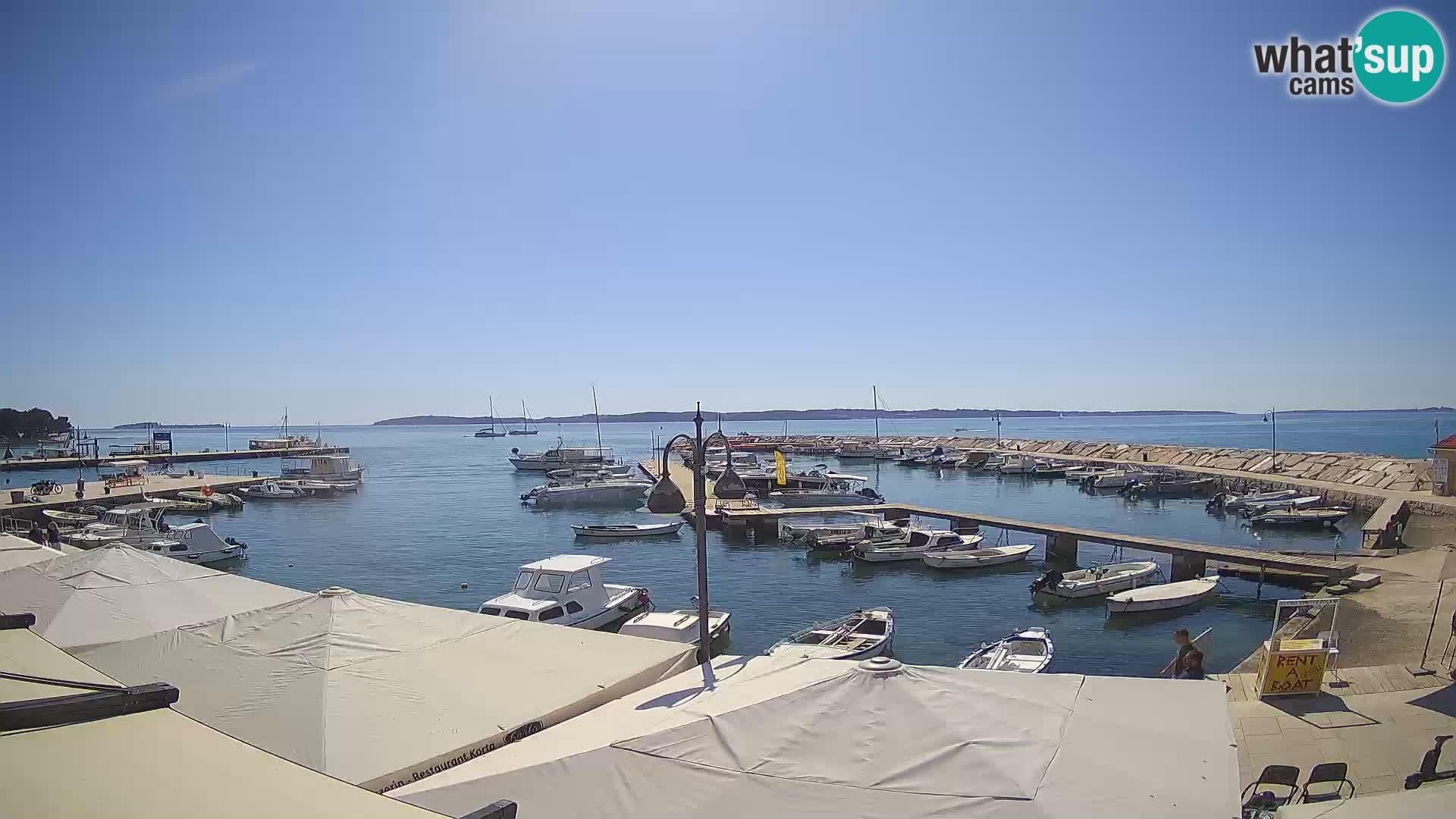 Spletna kamera Fažana riva in mestna marina – Istra