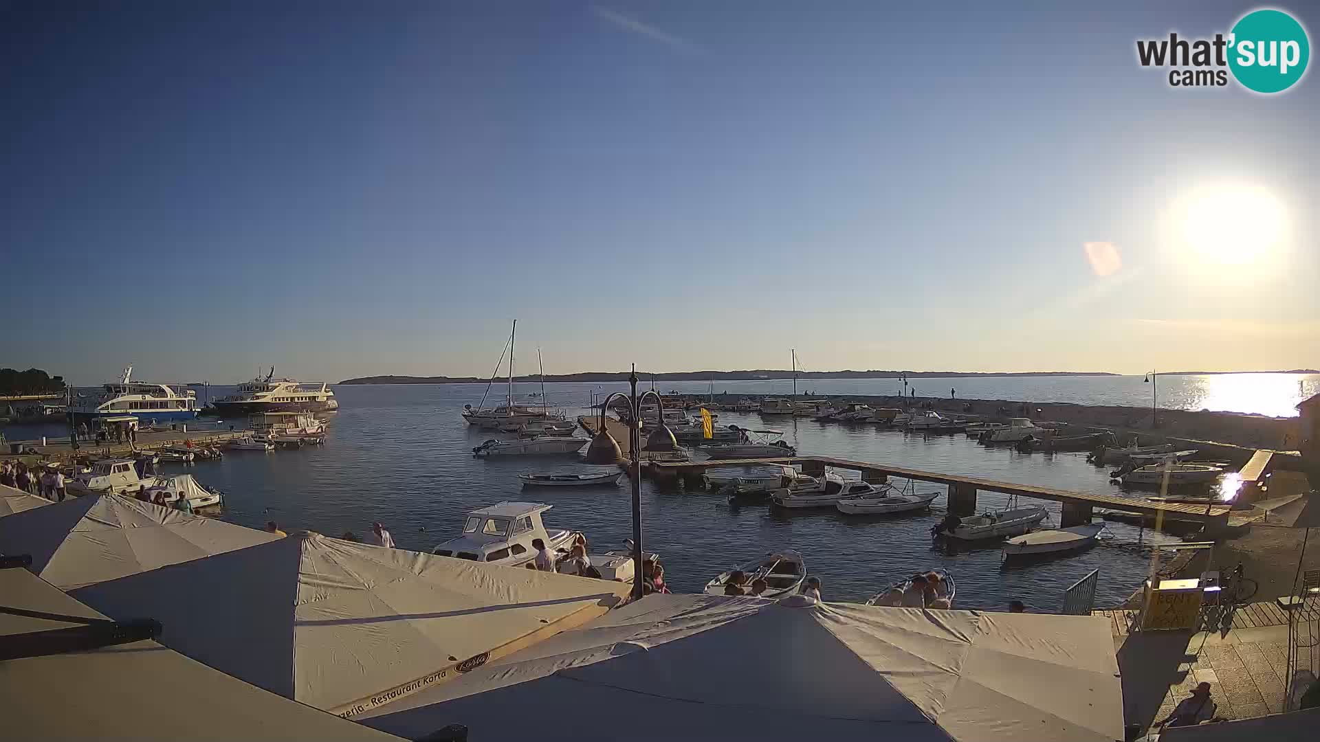 Fažana Camera en vivo riva y marina de la ciudad – Istria