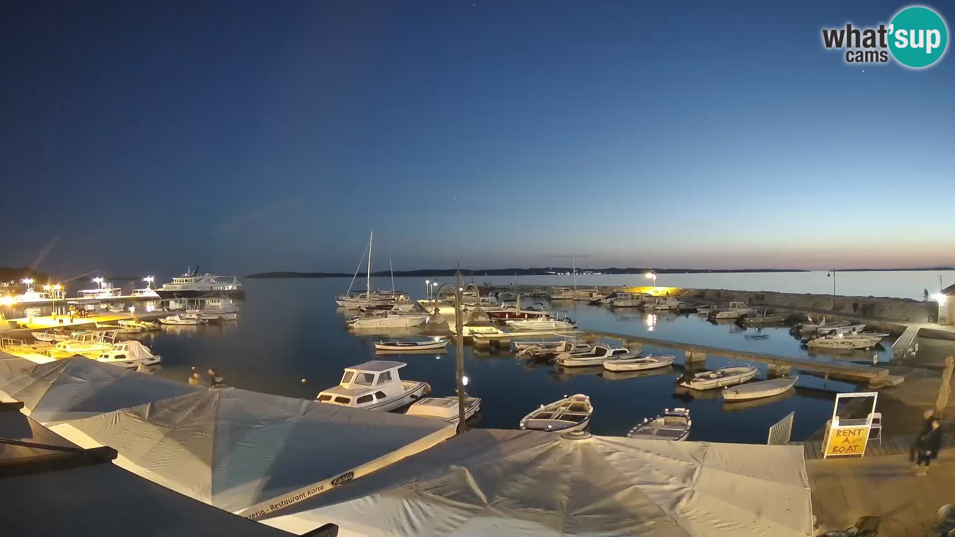 Fažana Camera en vivo riva y marina de la ciudad – Istria