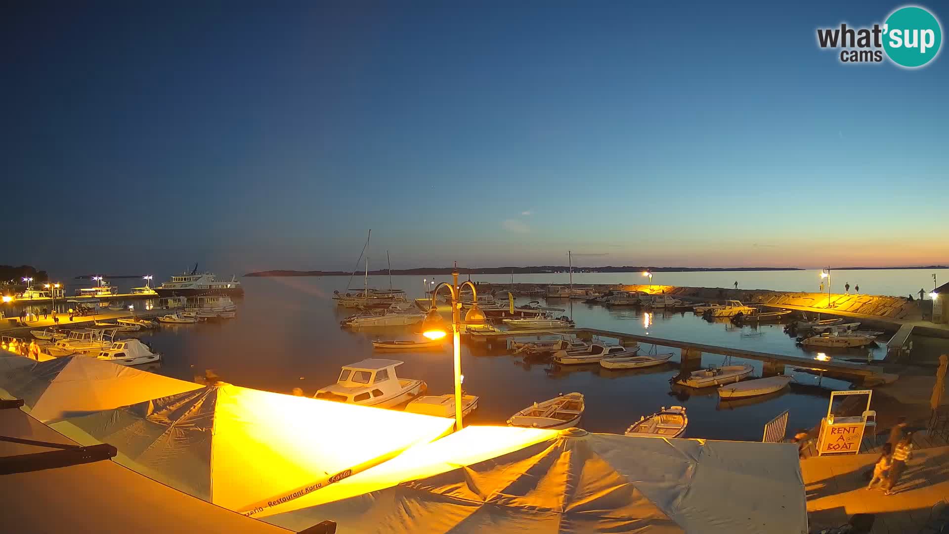 Fažana Camera en vivo riva y marina de la ciudad – Istria