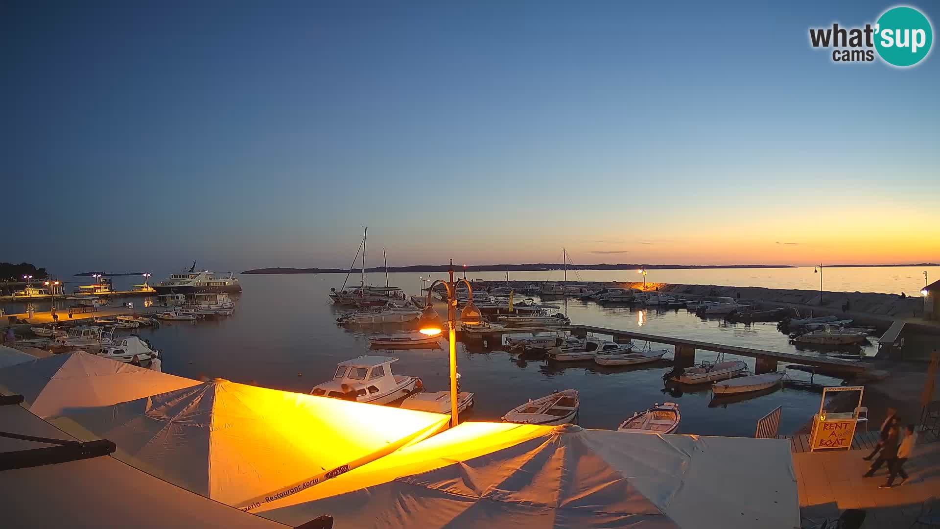 Fažana Camera en vivo riva y marina de la ciudad – Istria