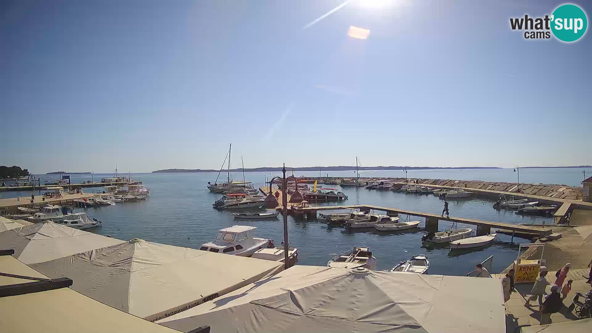 Fažana Camera en vivo riva y marina de la ciudad – Istria
