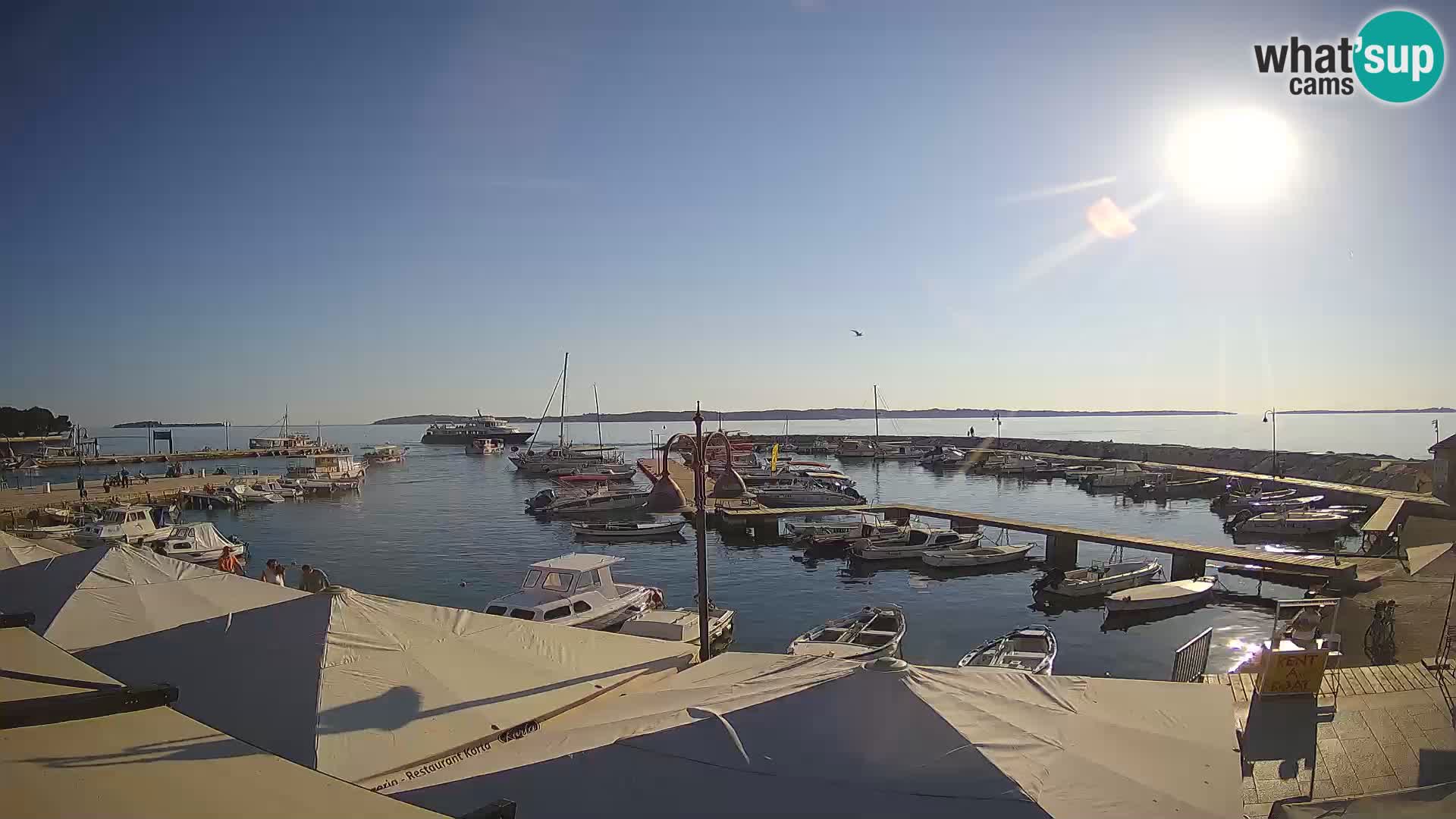 Spletna kamera Fažana riva in mestna marina – Istra