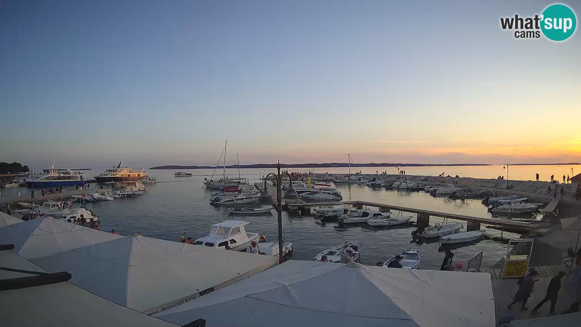 Fažana Camera en vivo riva y marina de la ciudad – Istria