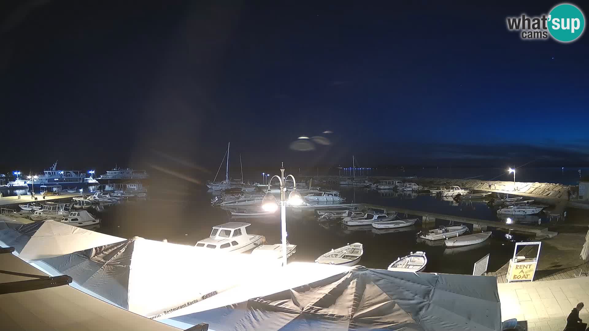 Fažana Camera en vivo riva y marina de la ciudad – Istria