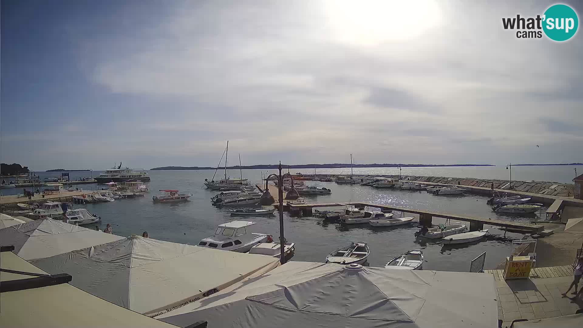 Fažana Camera en vivo riva y marina de la ciudad – Istria