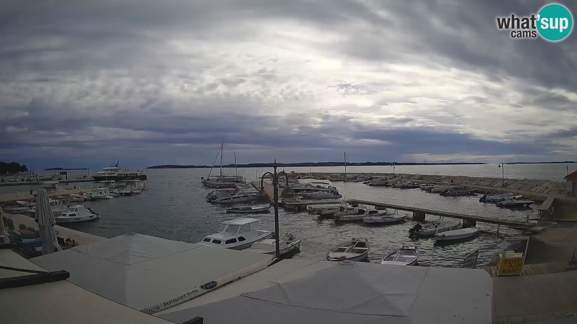 Spletna kamera Fažana riva in mestna marina – Istra