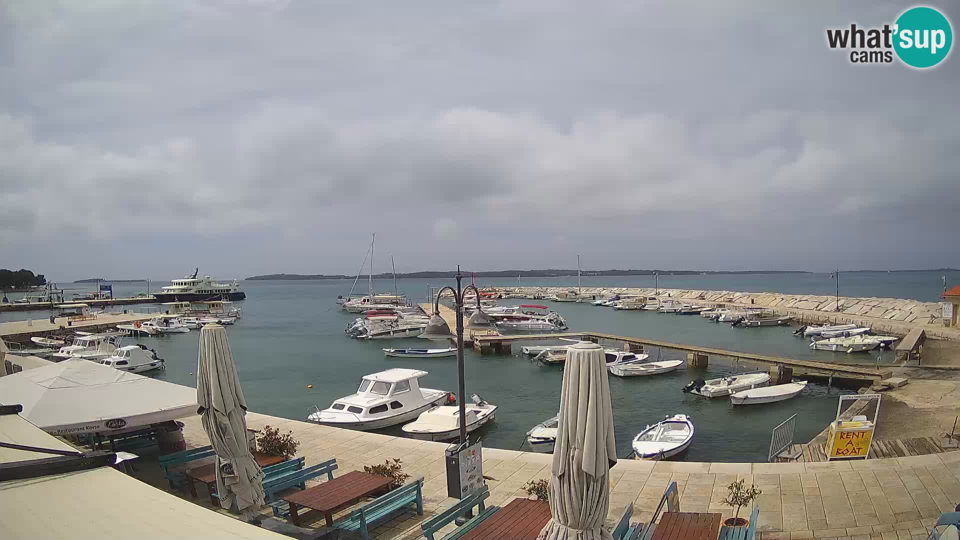 Webcam Fažana riva and city marina – Istria