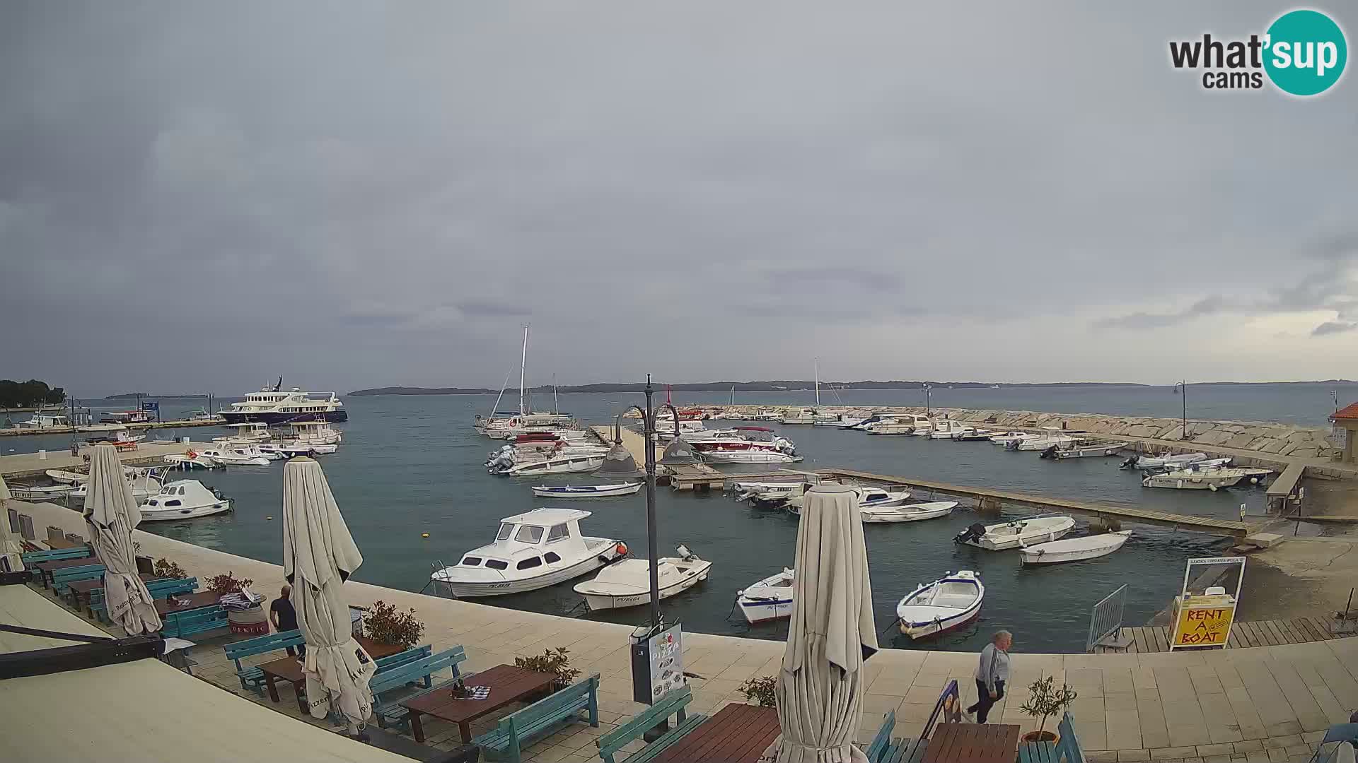 Fažana Camera en vivo riva y marina de la ciudad – Istria