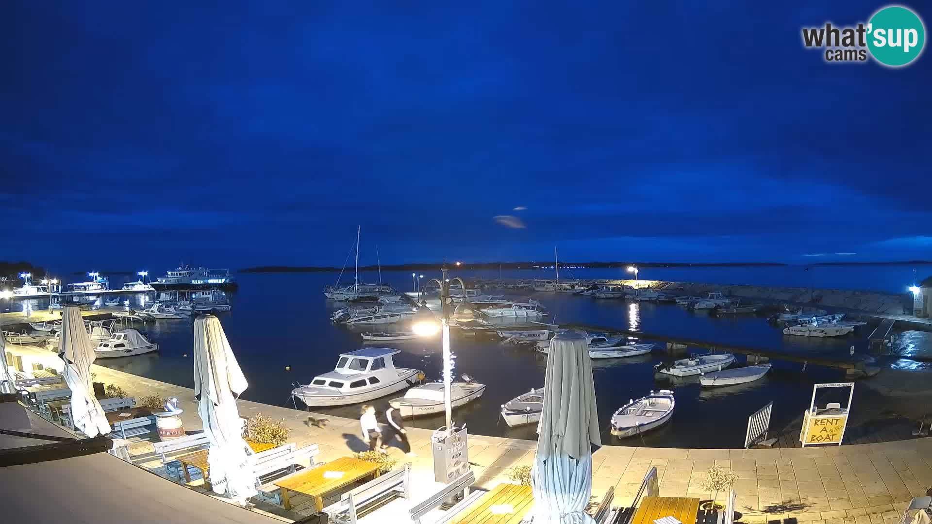 Spletna kamera Fažana riva in mestna marina – Istra