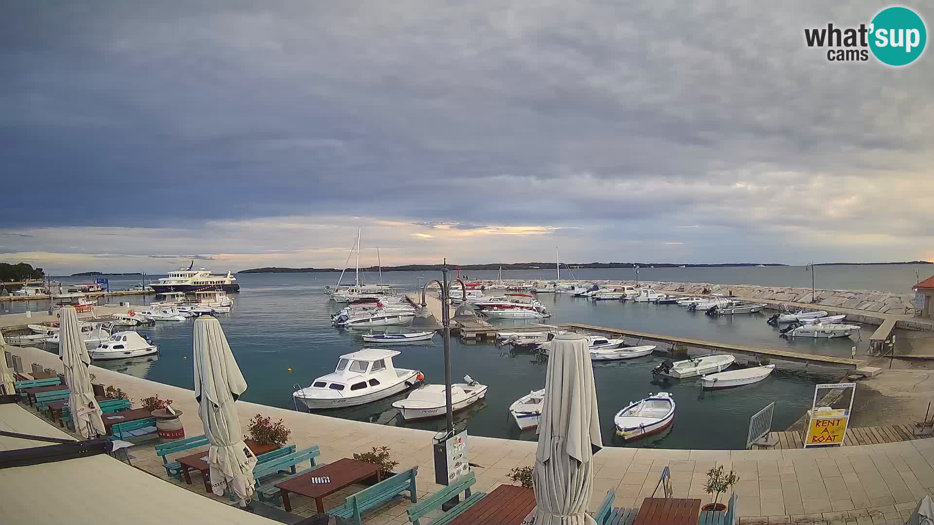 Webcam Fažana riva and city marina – Istria