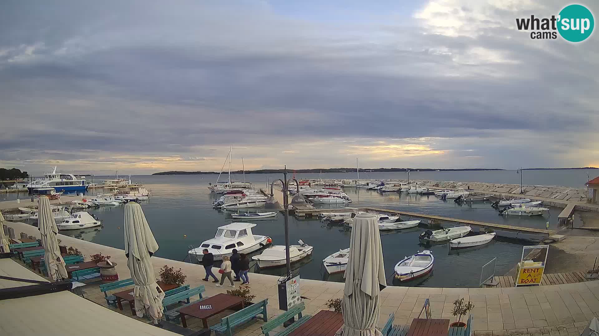 Webcam Fažana riva and city marina – Istria
