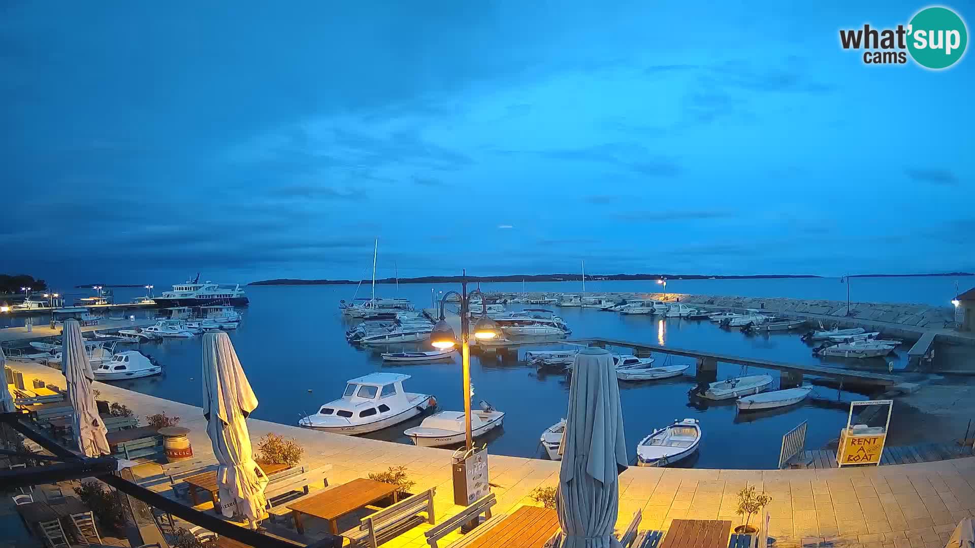 Fažana Camera en vivo riva y marina de la ciudad – Istria