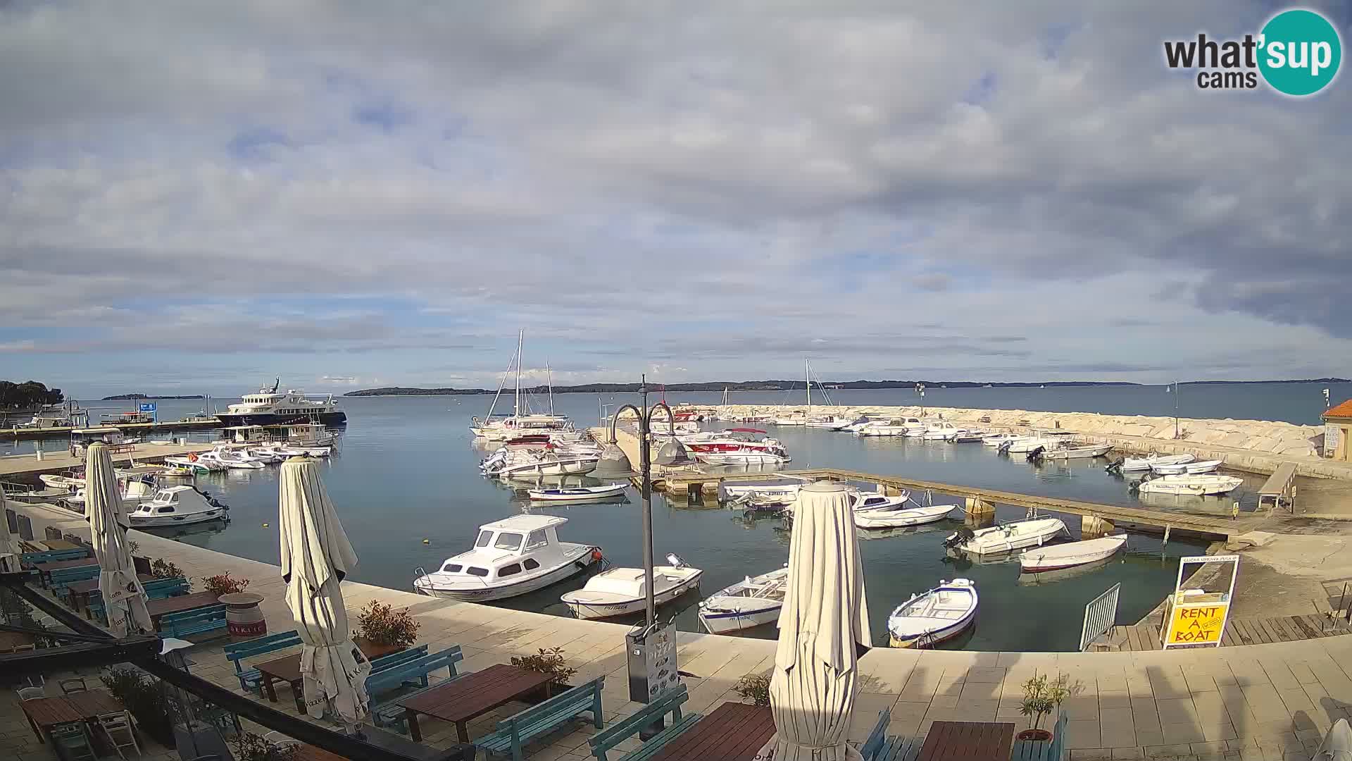 Spletna kamera Fažana riva in mestna marina – Istra