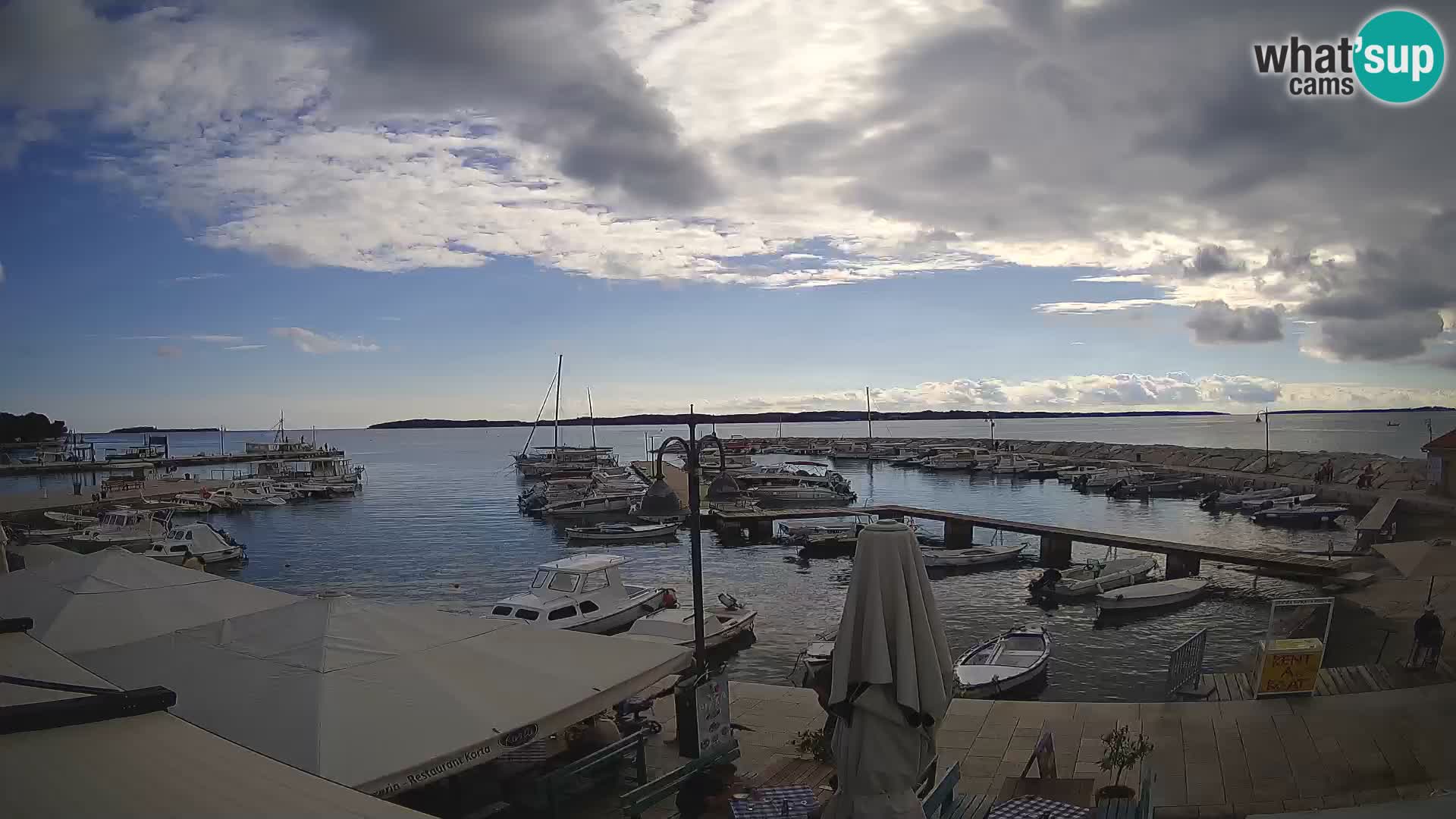 Fažana Camera en vivo riva y marina de la ciudad – Istria