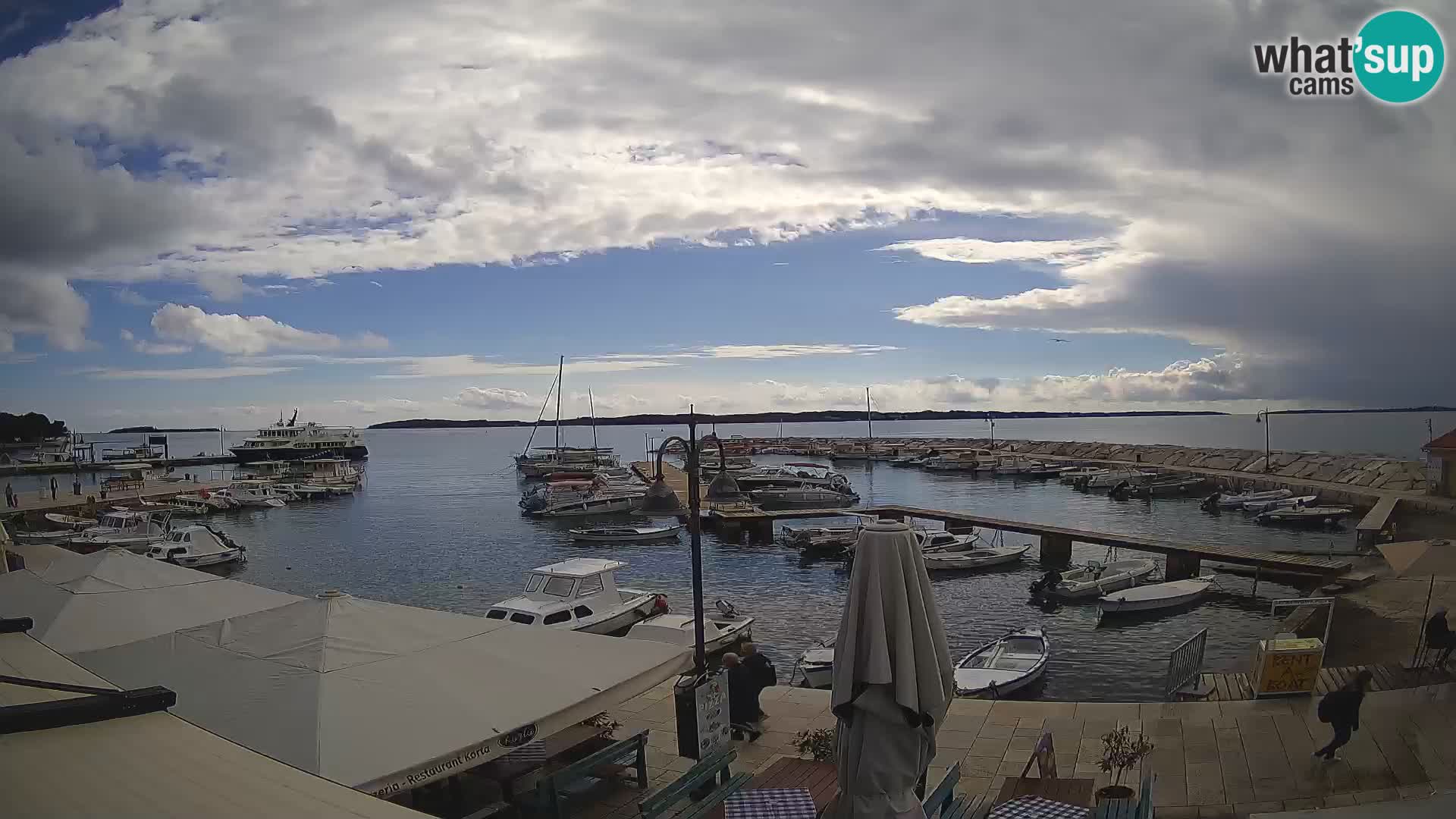 Webcam Fažana riva and city marina – Istria