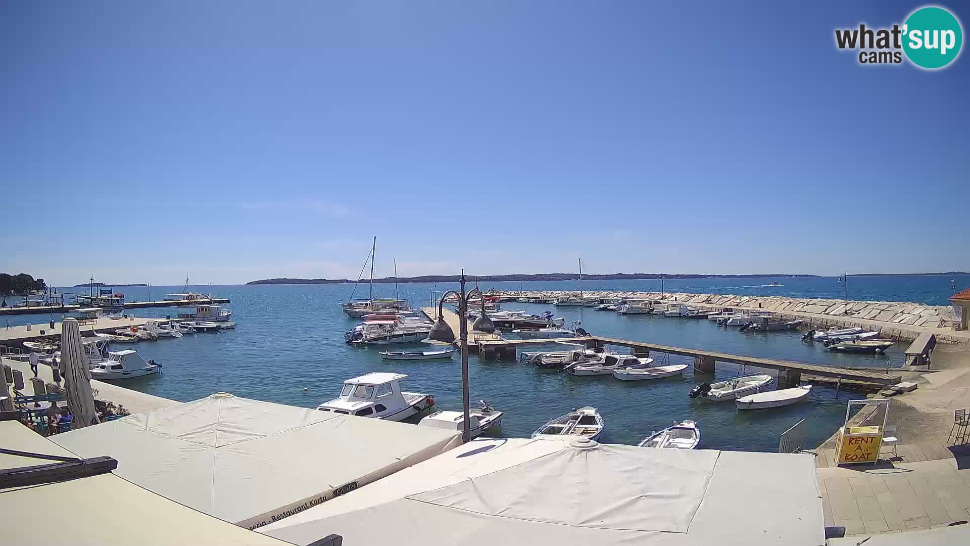 Fažana Camera en vivo riva y marina de la ciudad – Istria