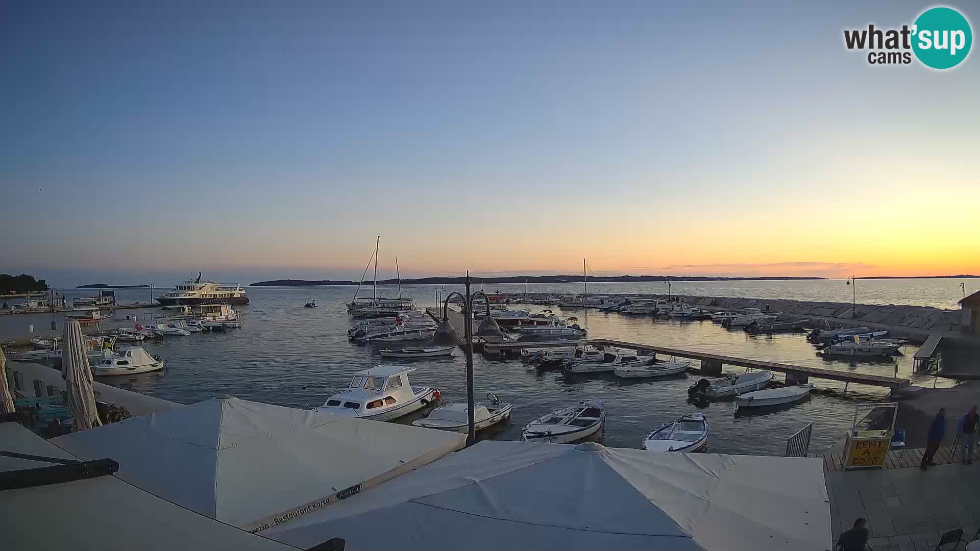 Fažana Camera en vivo riva y marina de la ciudad – Istria