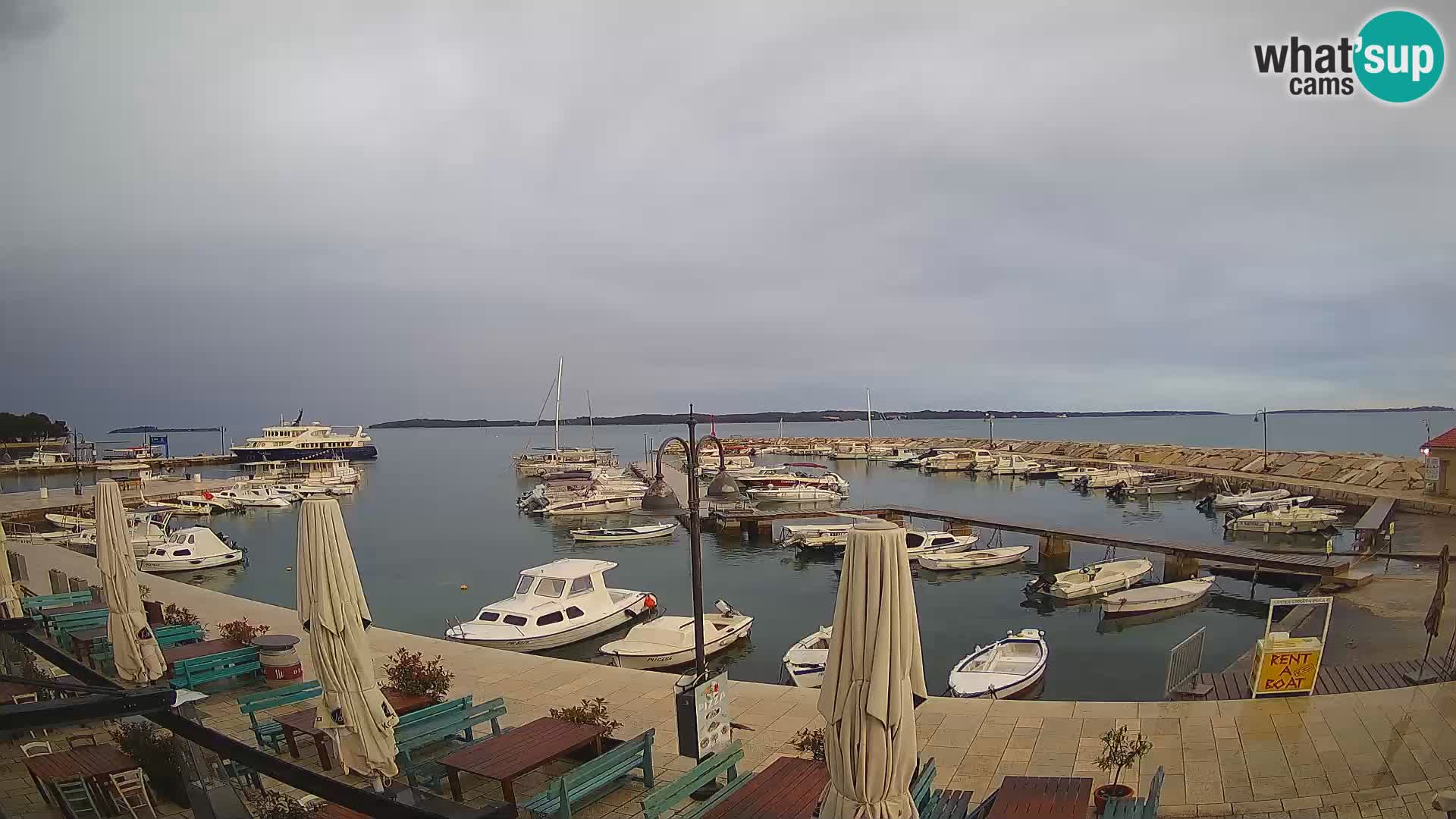Fažana Camera en vivo riva y marina de la ciudad – Istria