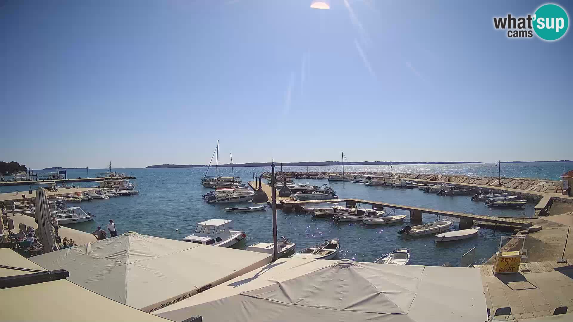 Spletna kamera Fažana riva in mestna marina – Istra
