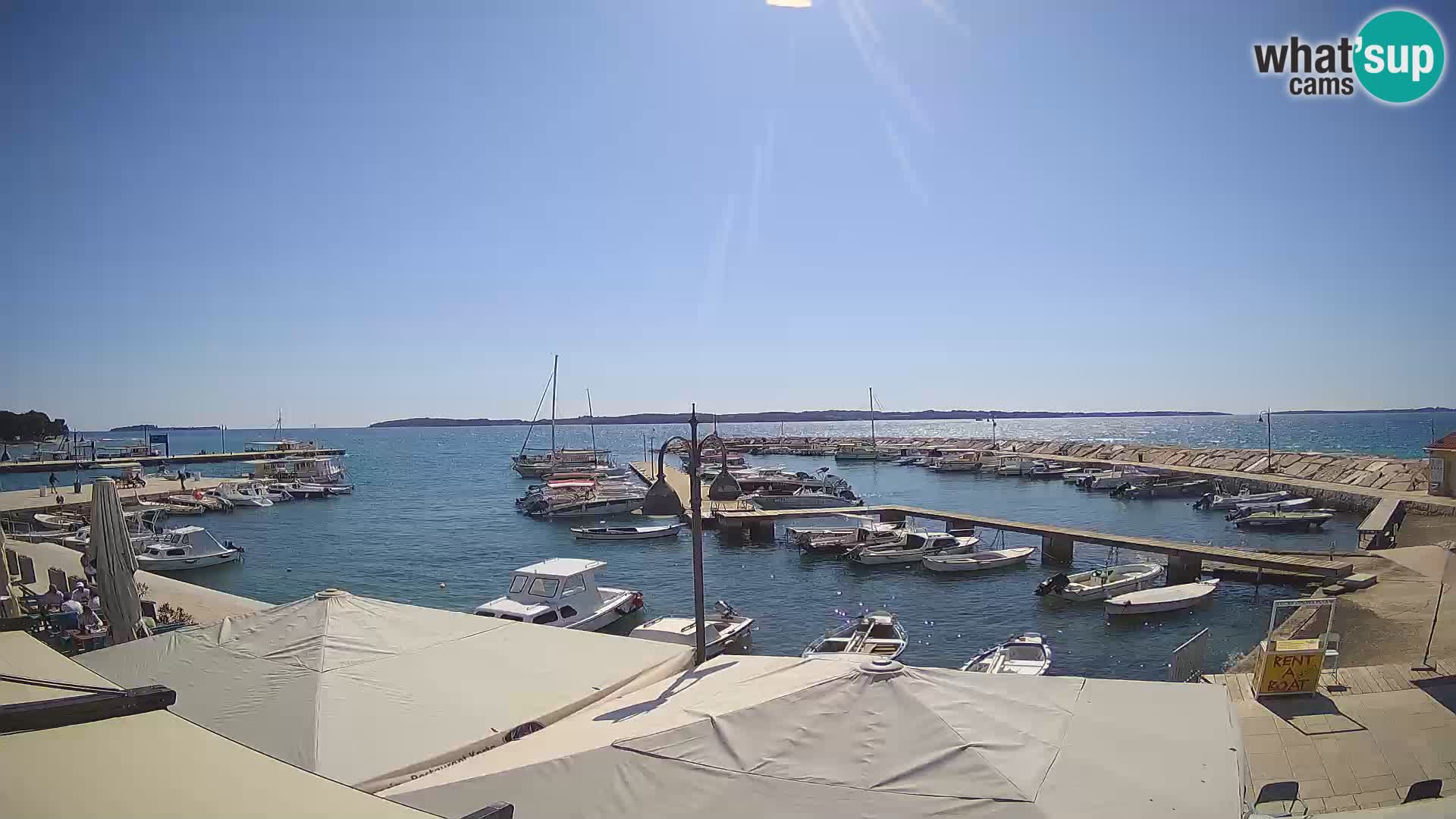Spletna kamera Fažana riva in mestna marina – Istra