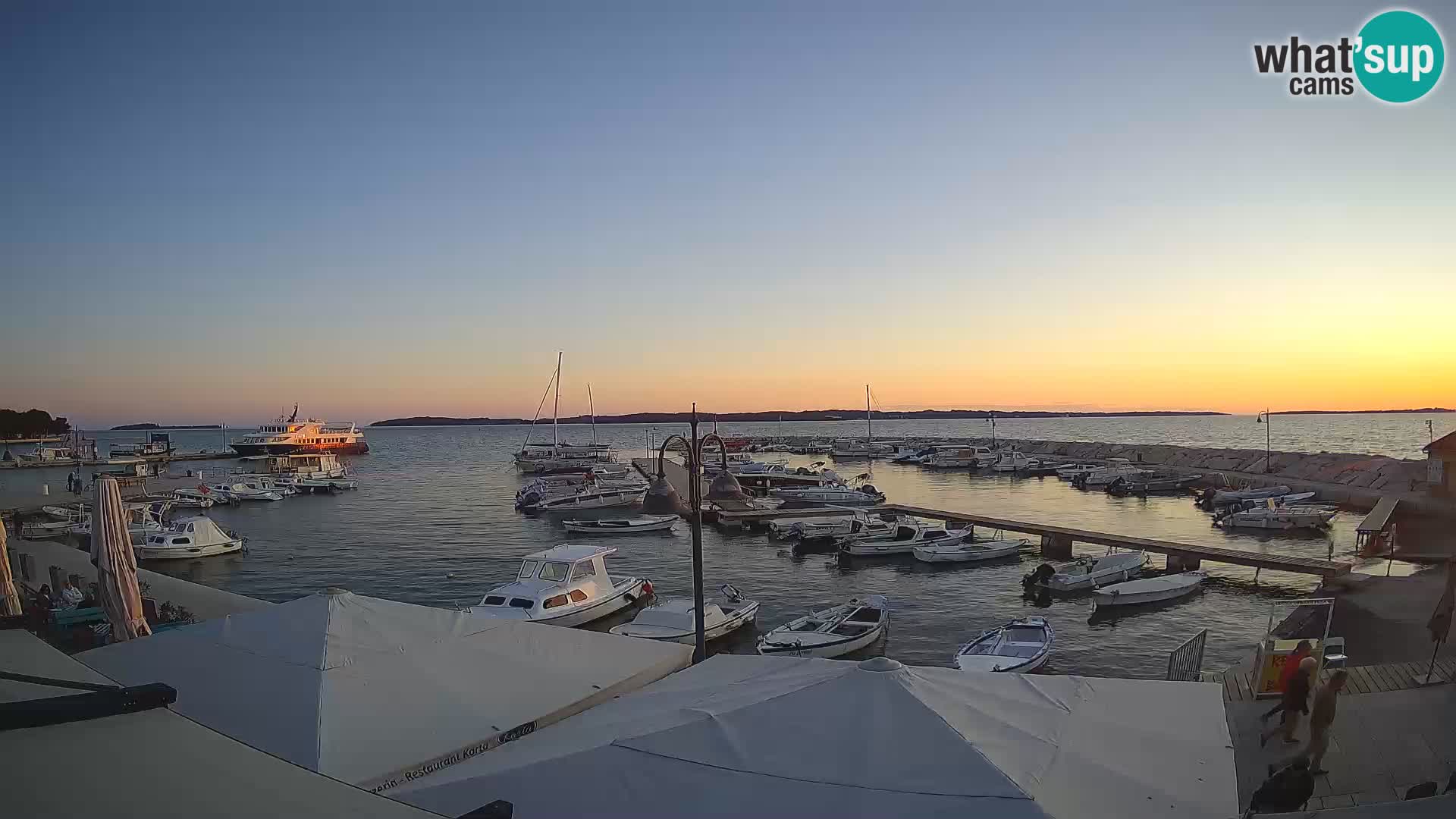 Spletna kamera Fažana riva in mestna marina – Istra